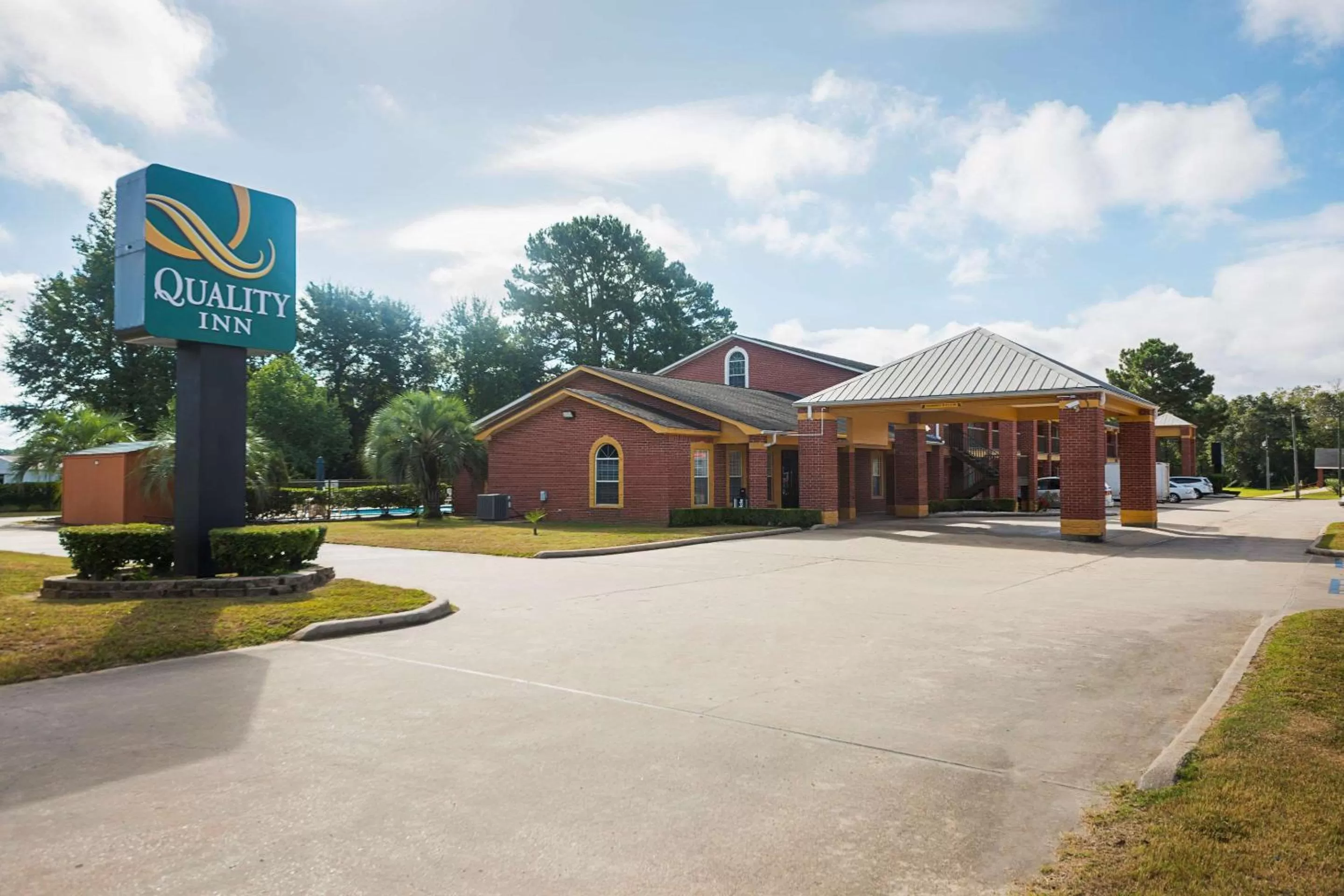 Property building in Quality Inn DeRidder