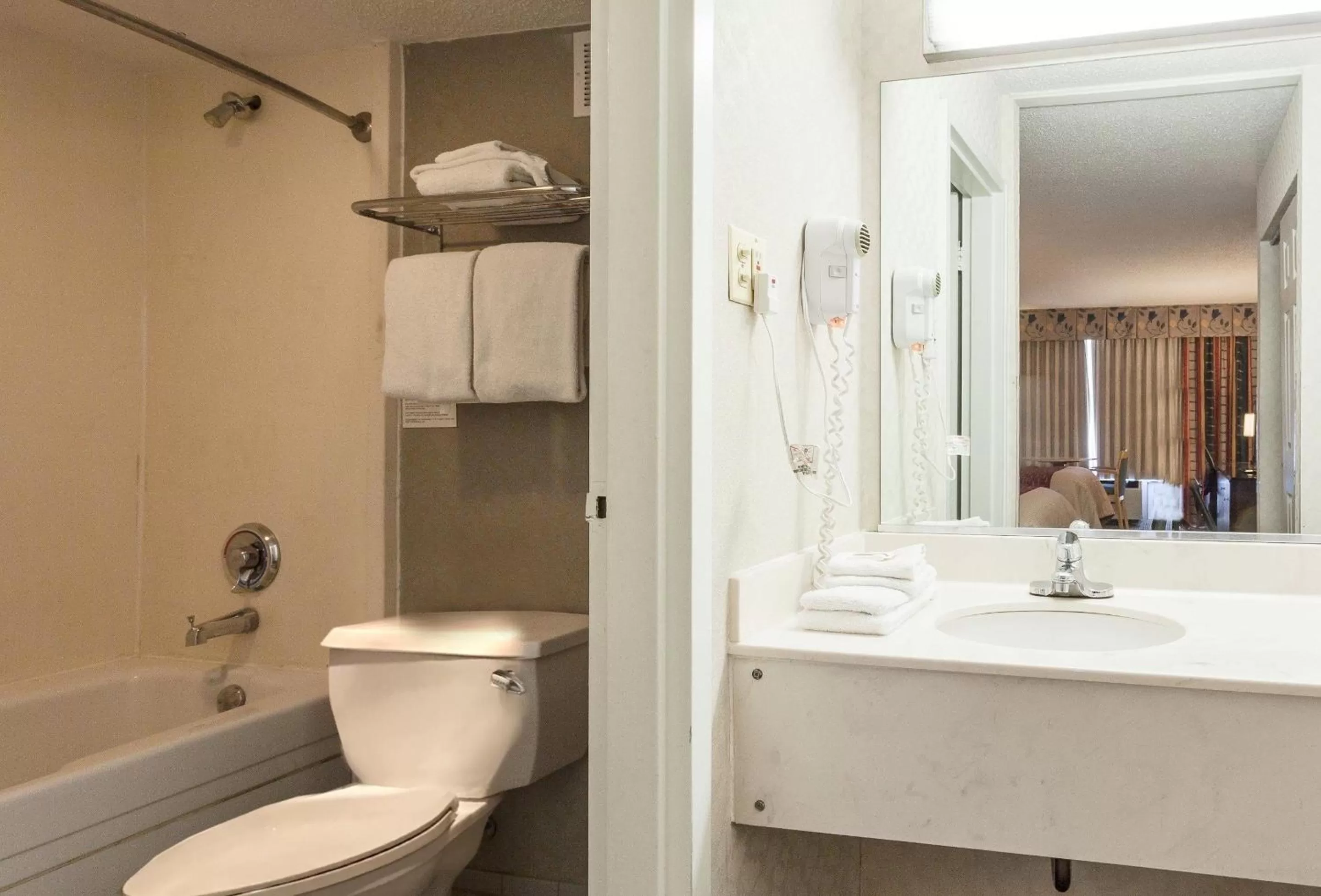 Bathroom in Red Roof Inn & Suites DeKalb