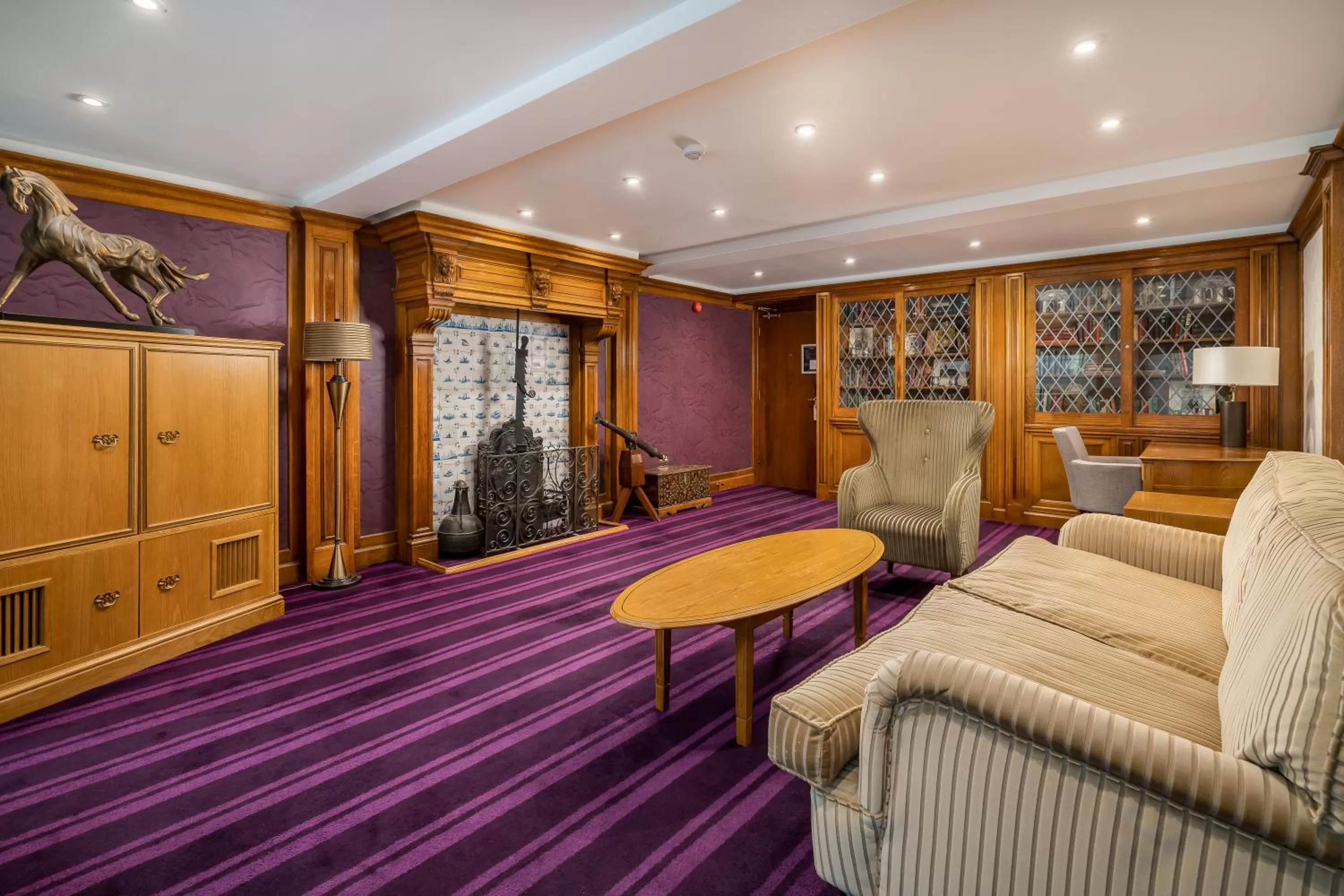 Living room in The Lensbury Resort