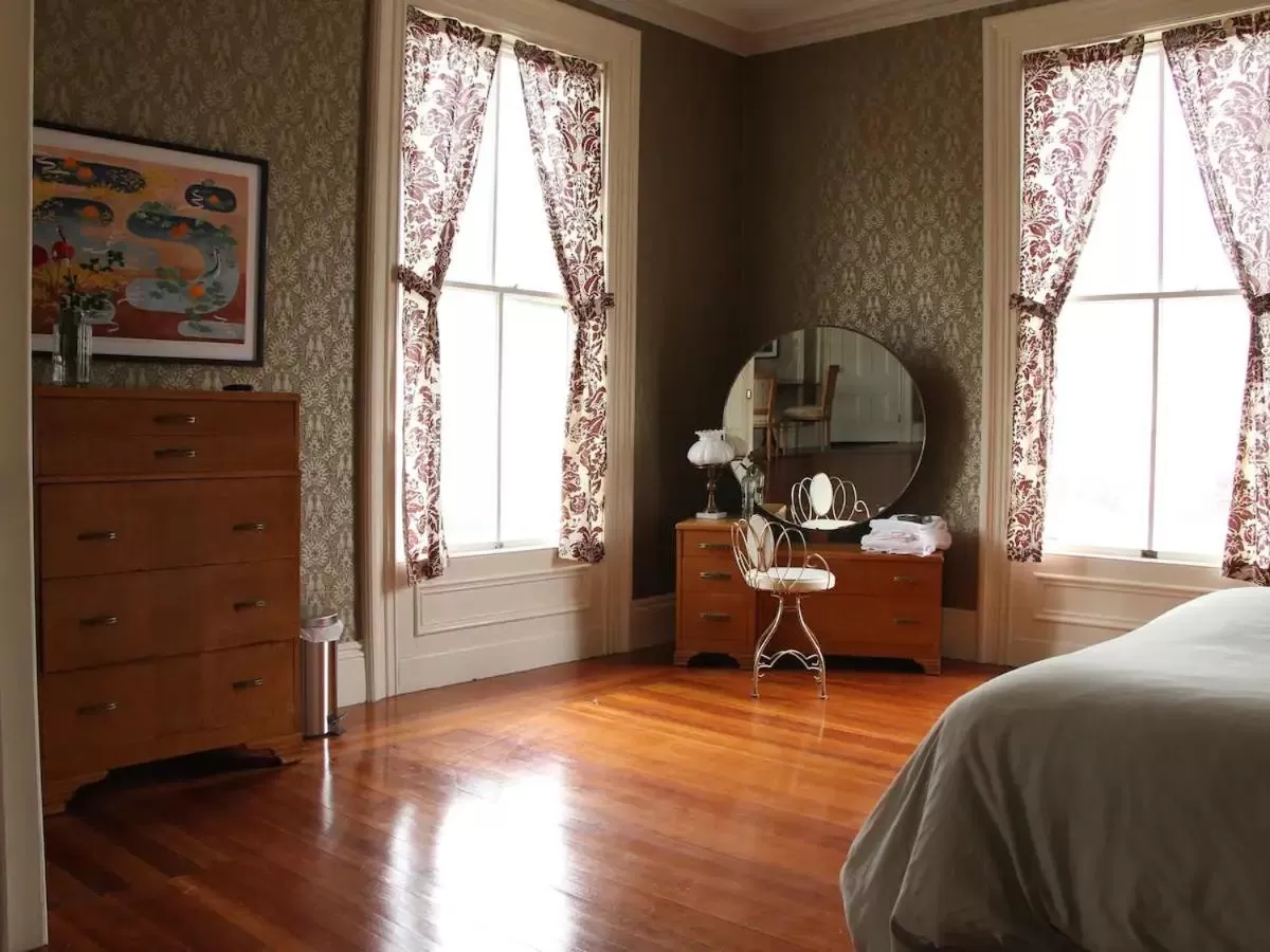 Bed in The Wedding Cake House