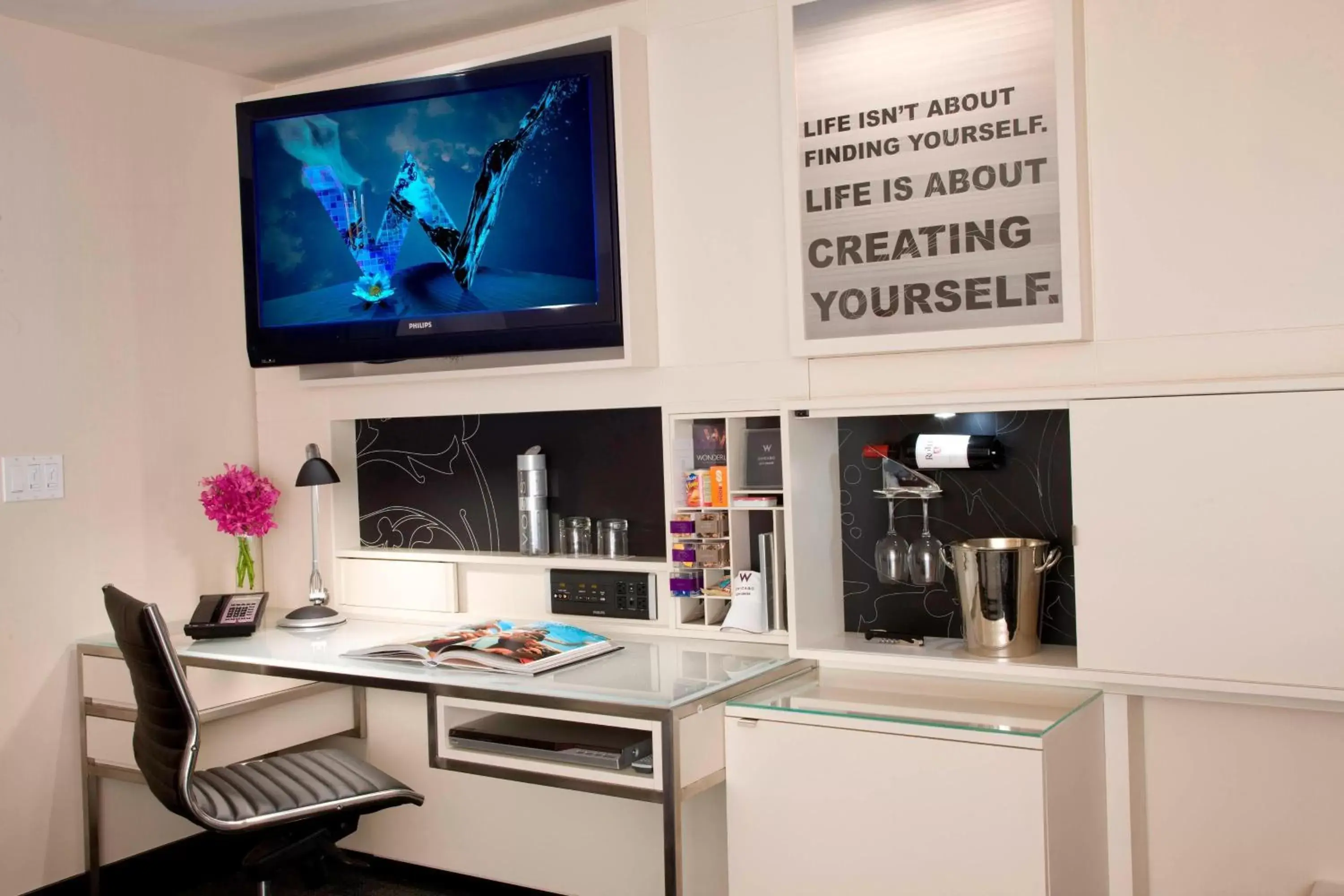 Fabulous King Room with Roll-in Shower - Mobility and Hearing Accessible in W Chicago - City Center Fabulous King Room with Roll-in Shower - Mobility and Hearing Accessible in W Chicago - City Center