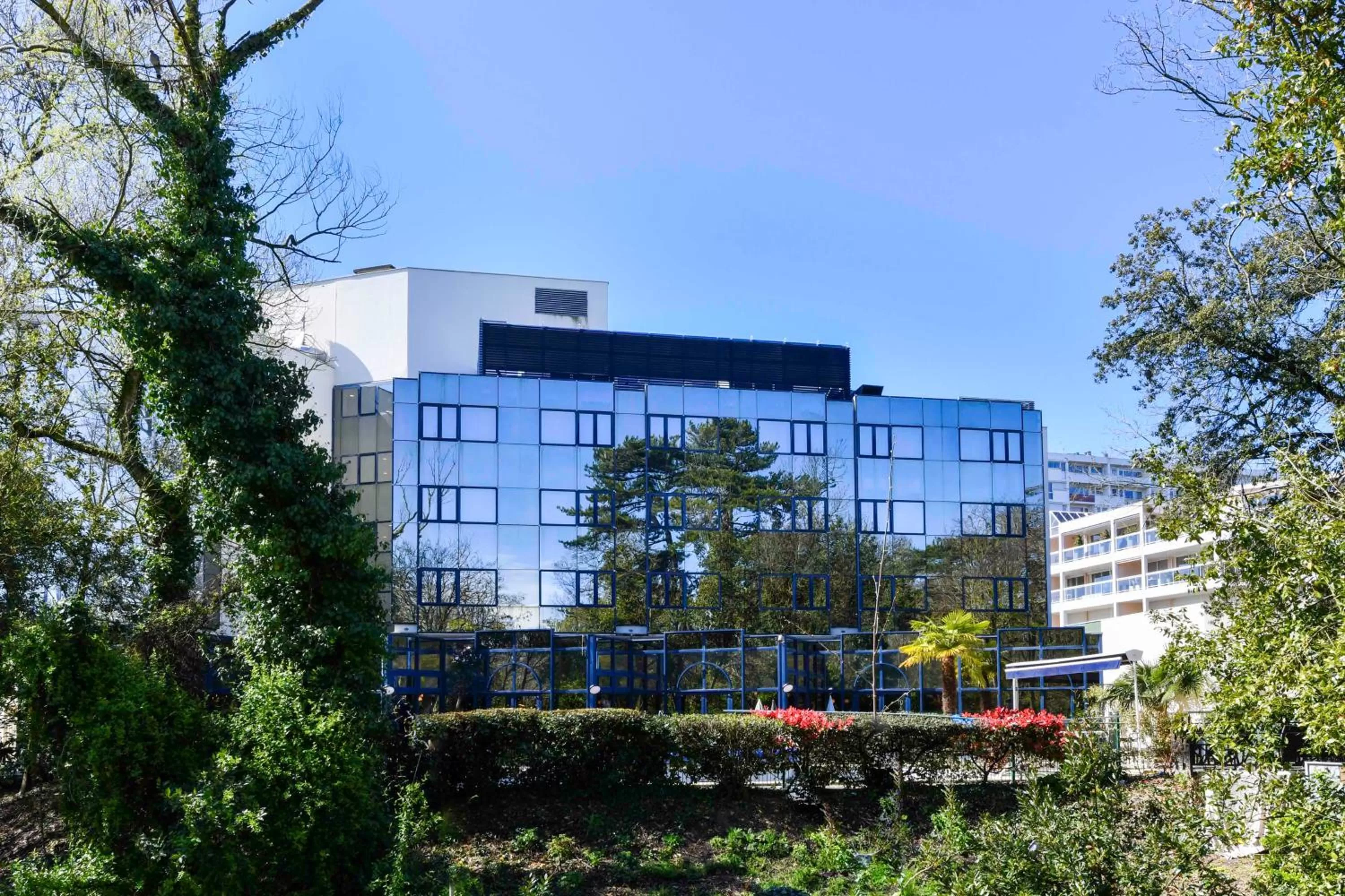Facade/entrance in Novotel La Rochelle Centre