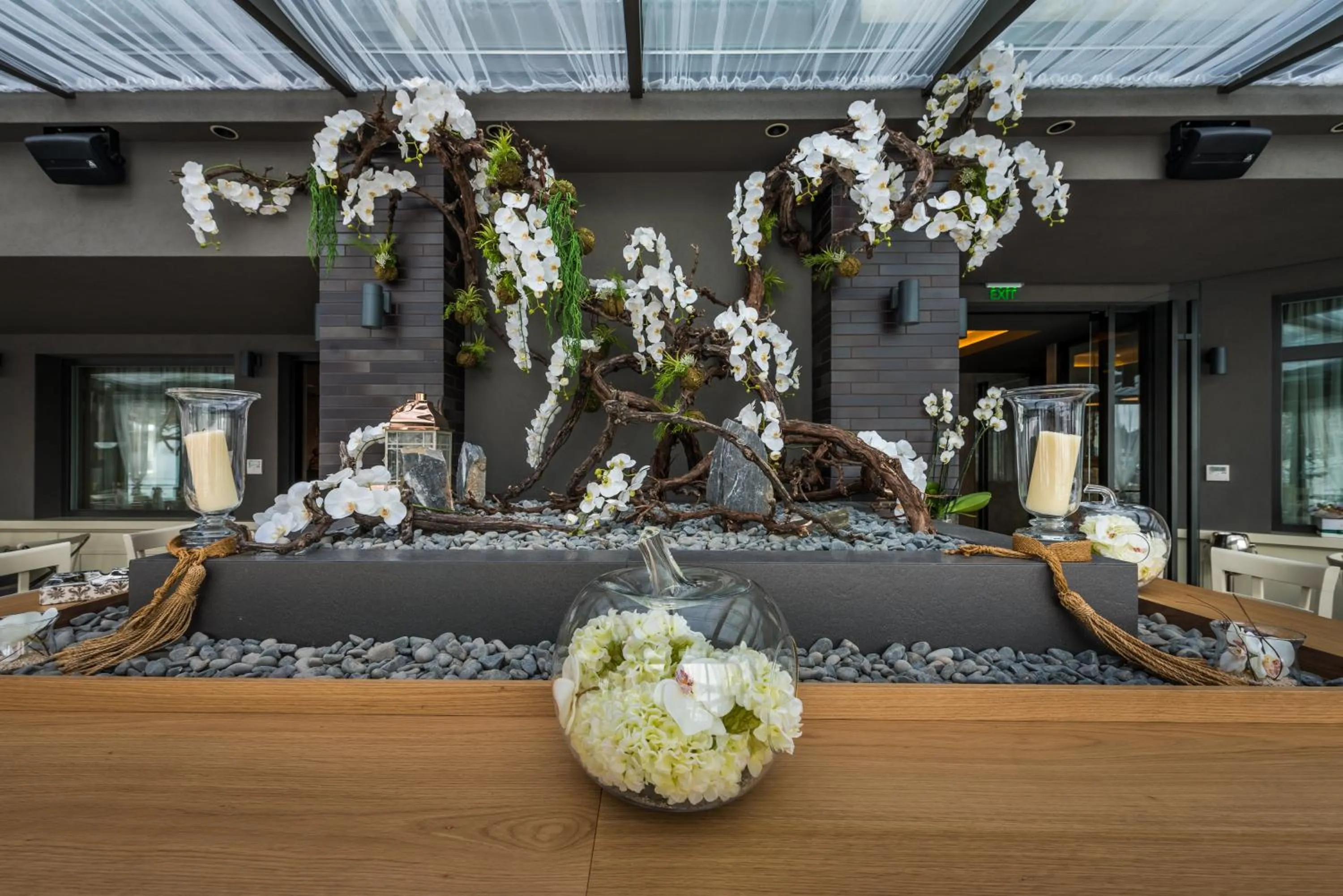 Restaurant/places to eat in All Seasons Residence Design Hotel - Free parking