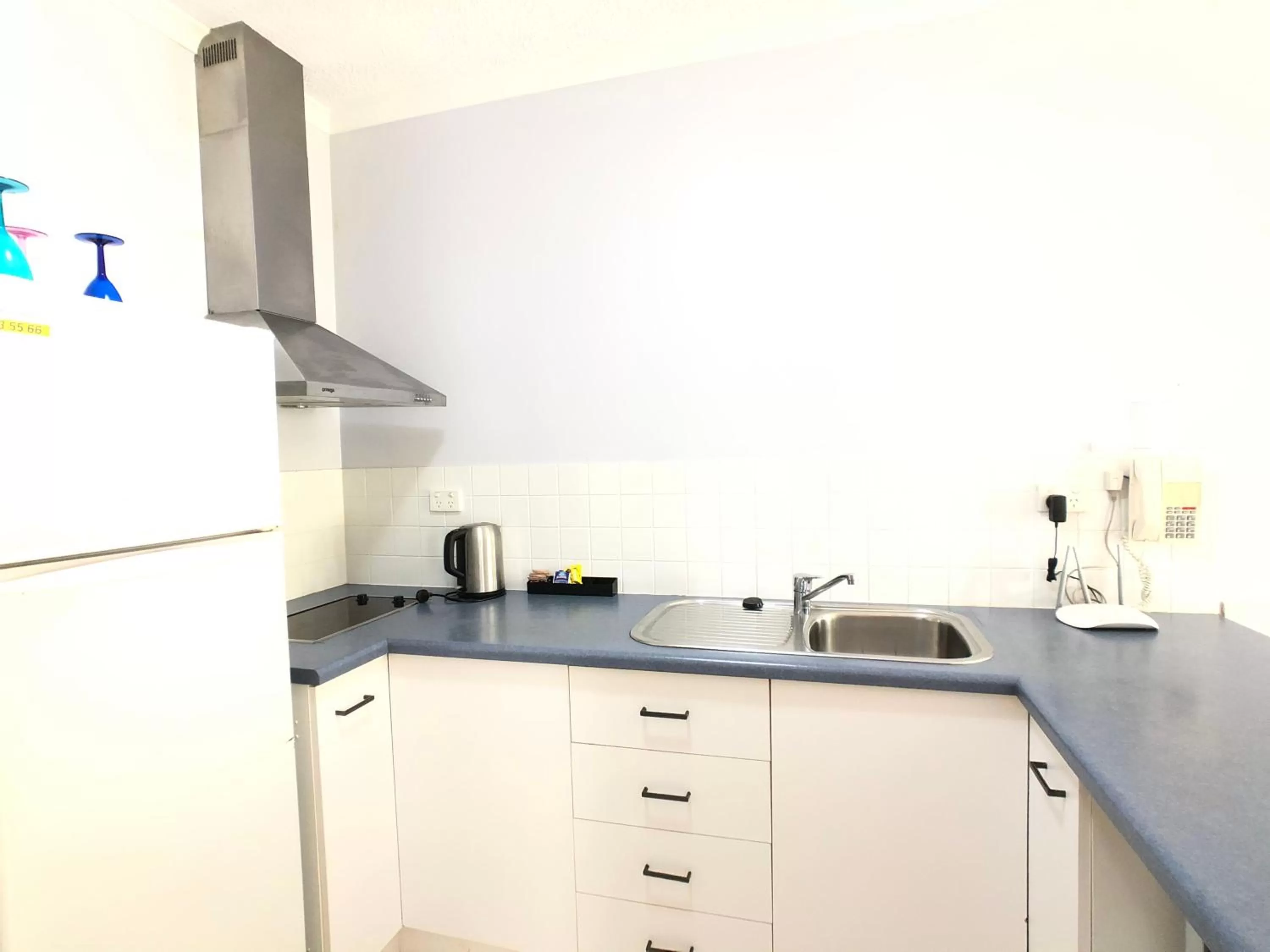 Kitchen or kitchenette in Cairns Beach Resort