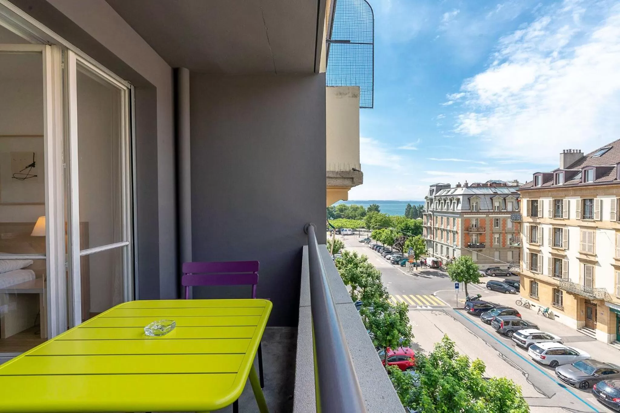 Street view in Hôtel Des Arts