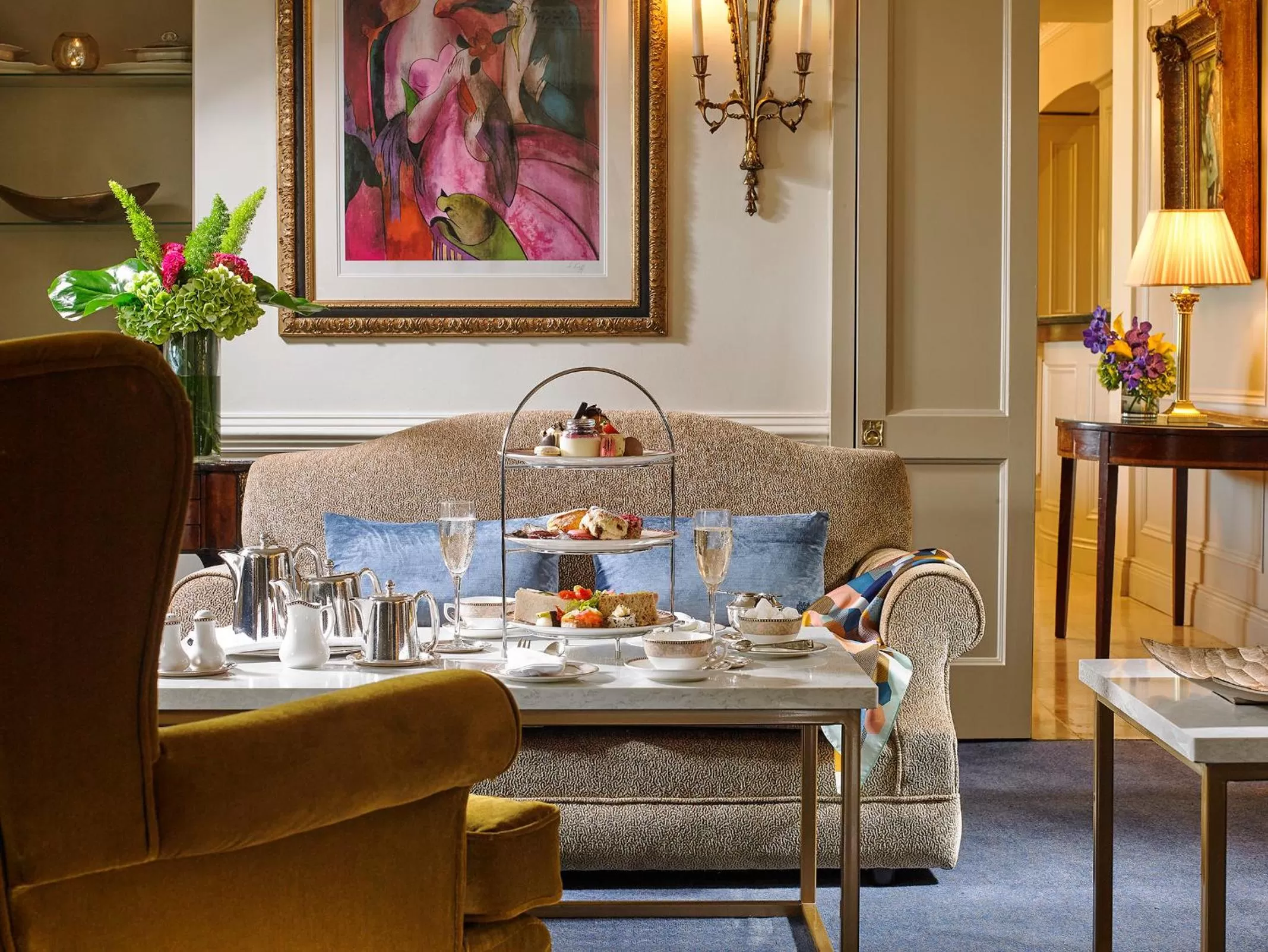 Seating area in Killarney Randles Hotel