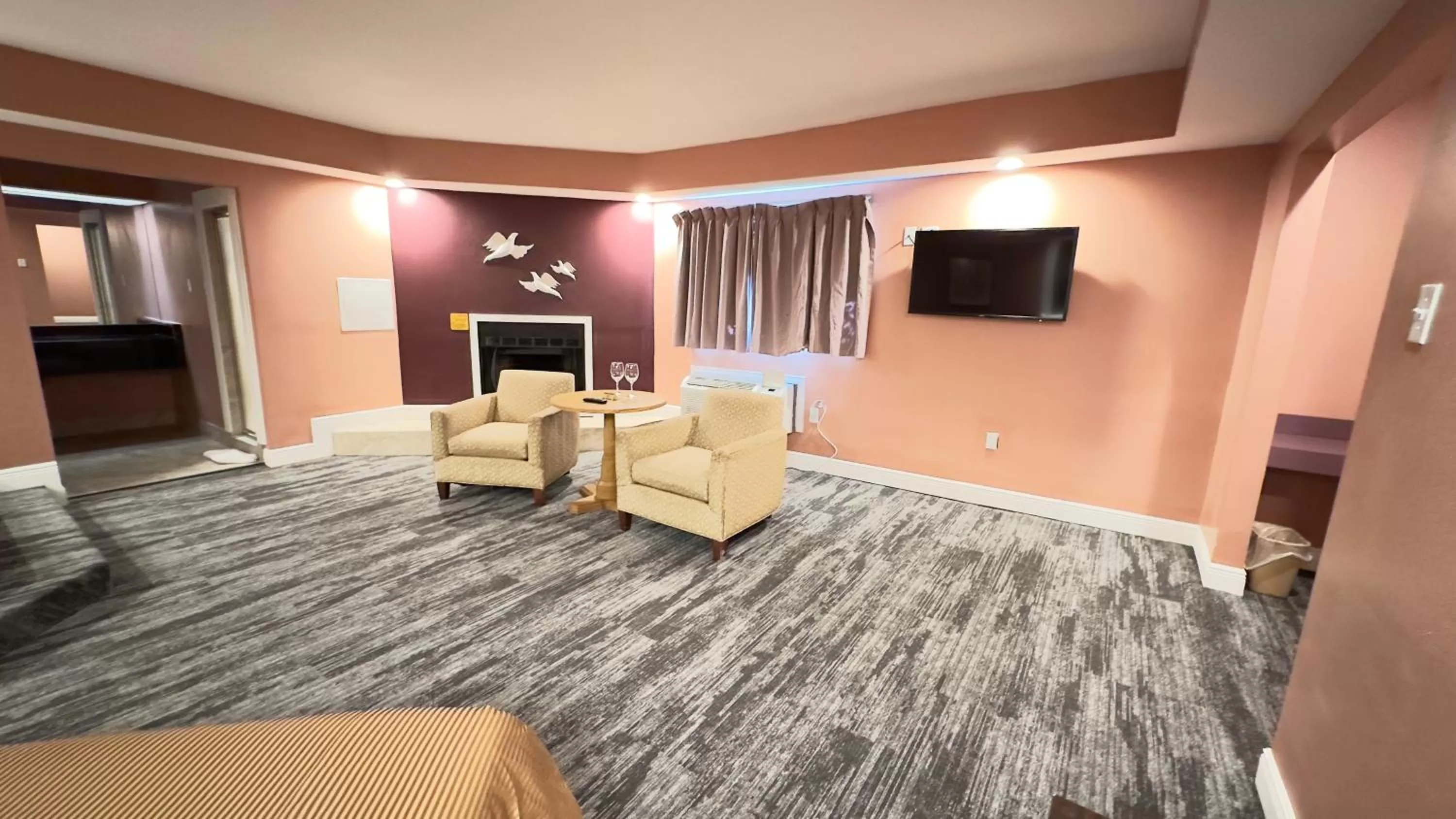 TV and multimedia in Inn of the Dove Harrisburg-Hershey Romantic Suites