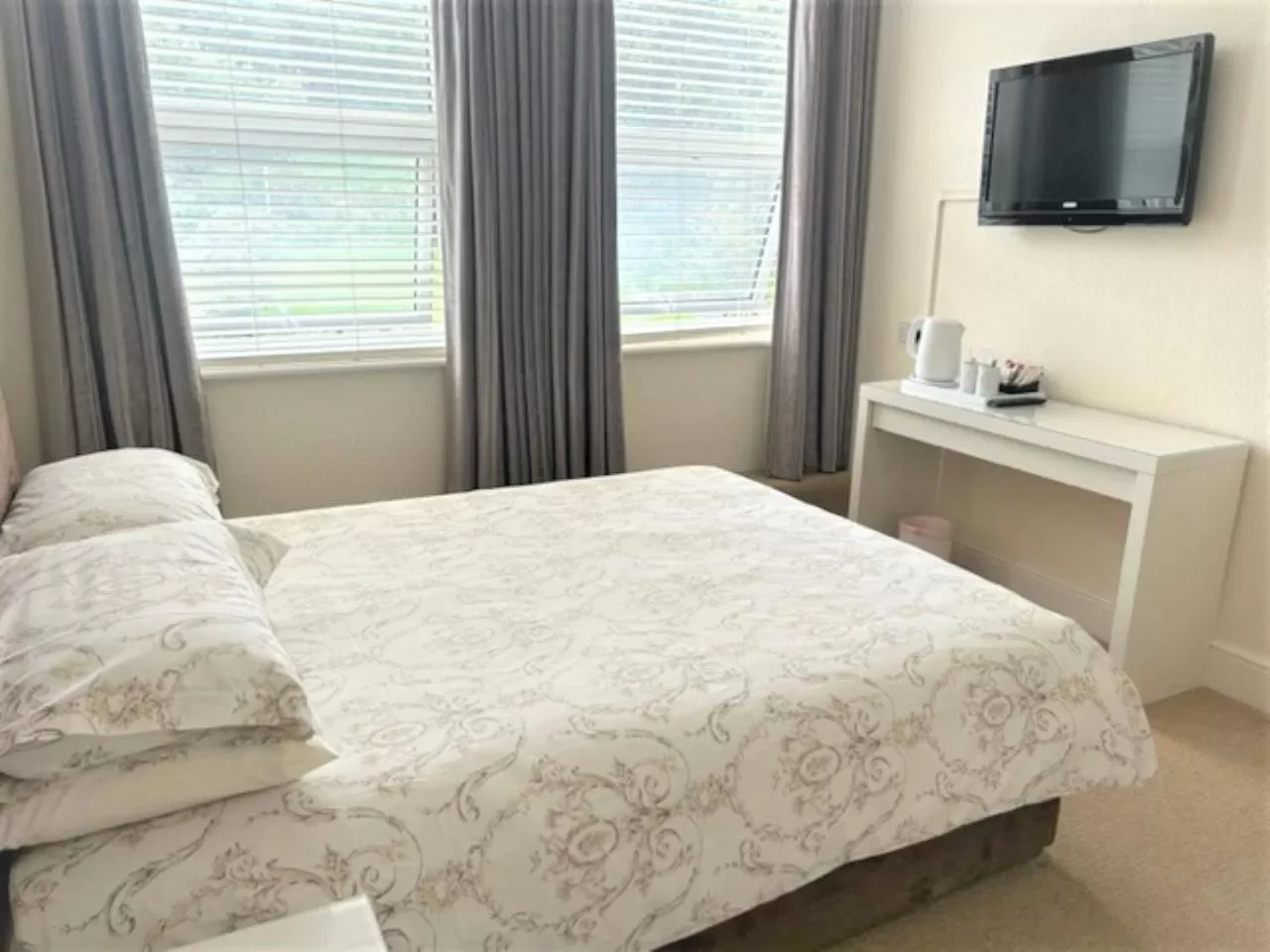 Bedroom, Bed in The Royal Norfolk Hotel