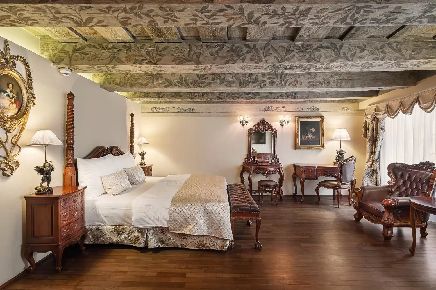 Junior Suite in Iron Gate Hotel & Suites Prague by BHG Junior Suite in Iron Gate Hotel & Suites Prague by BHG