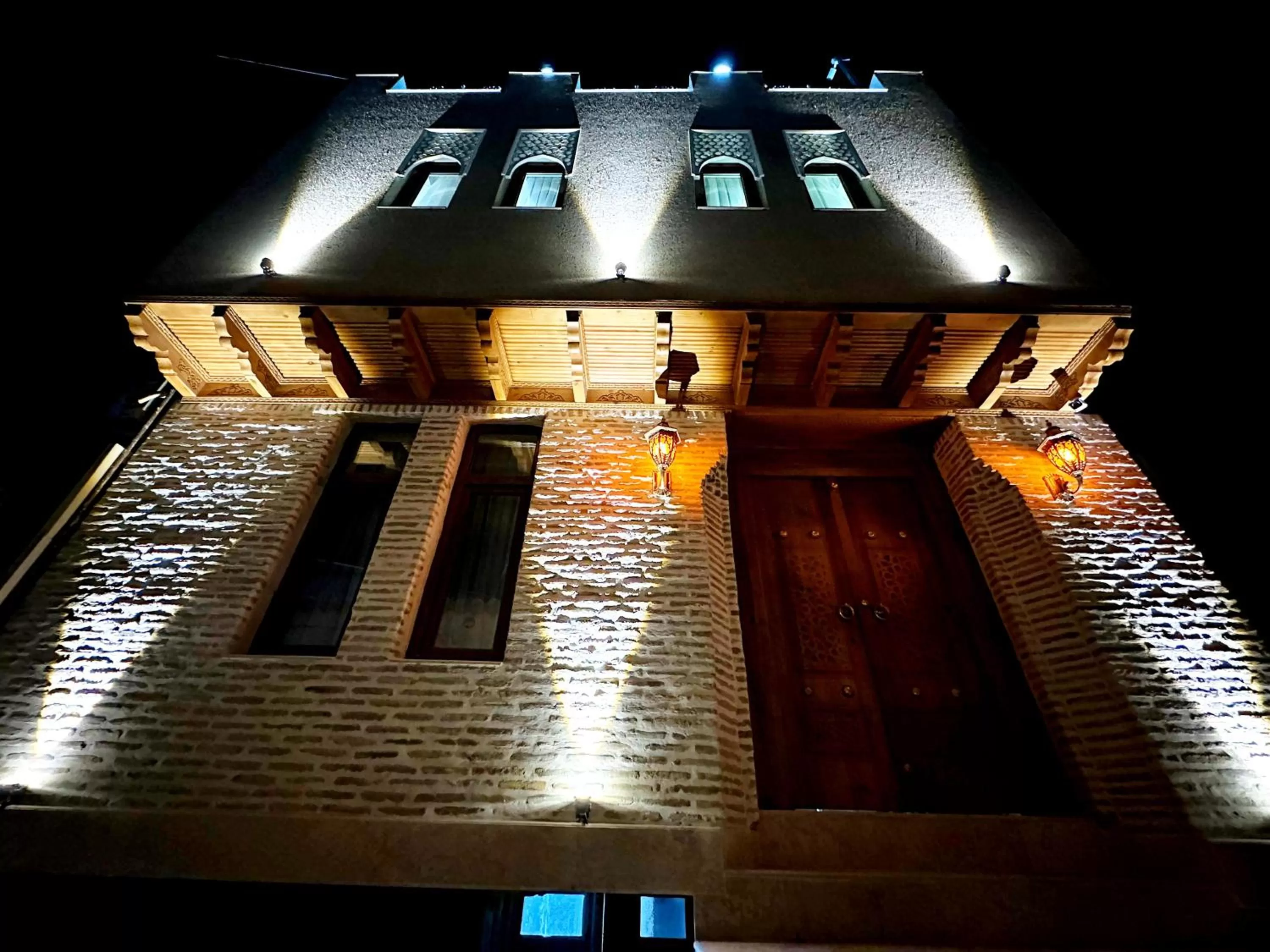 Property building in Bobosh Boutique