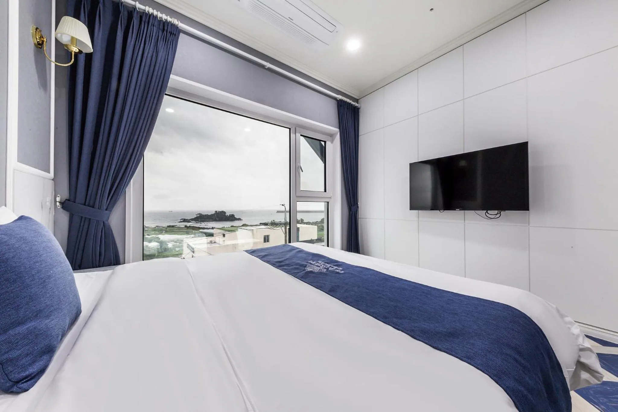 Bedroom, Bed in Gladsheim Hotel