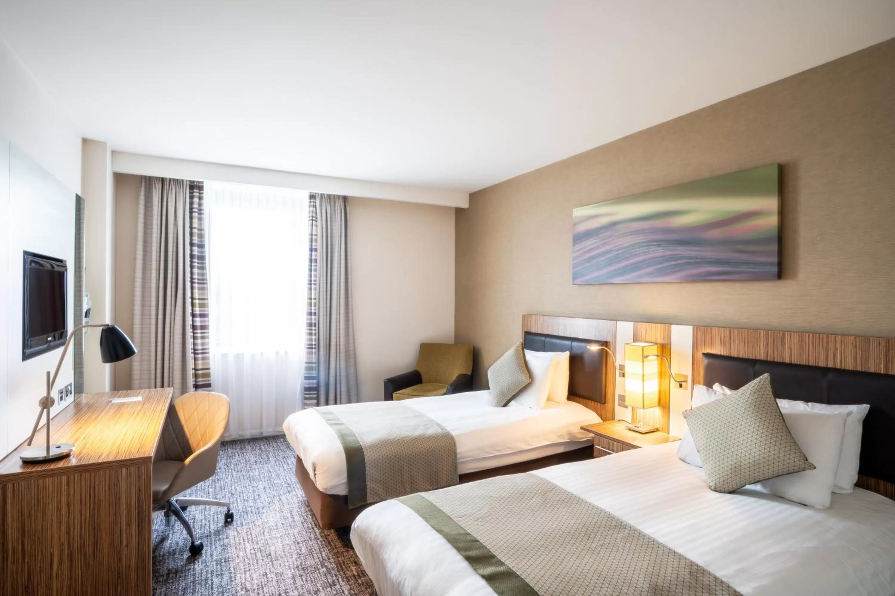 Photo of the whole room, Bed in Holiday Inn Stevenage by IHG