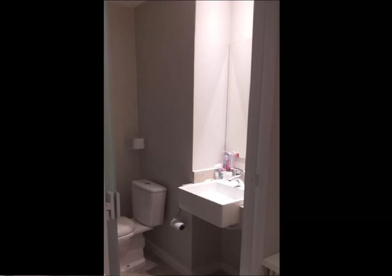 Bathroom in Jandira Premiêr Hotel