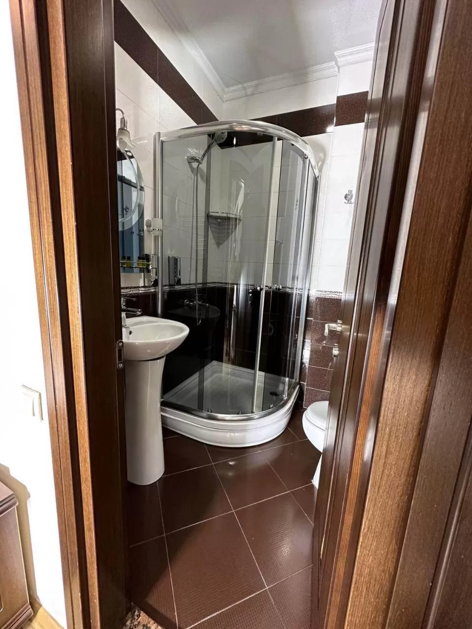 Shower, Bathroom in Eiffel Hotel