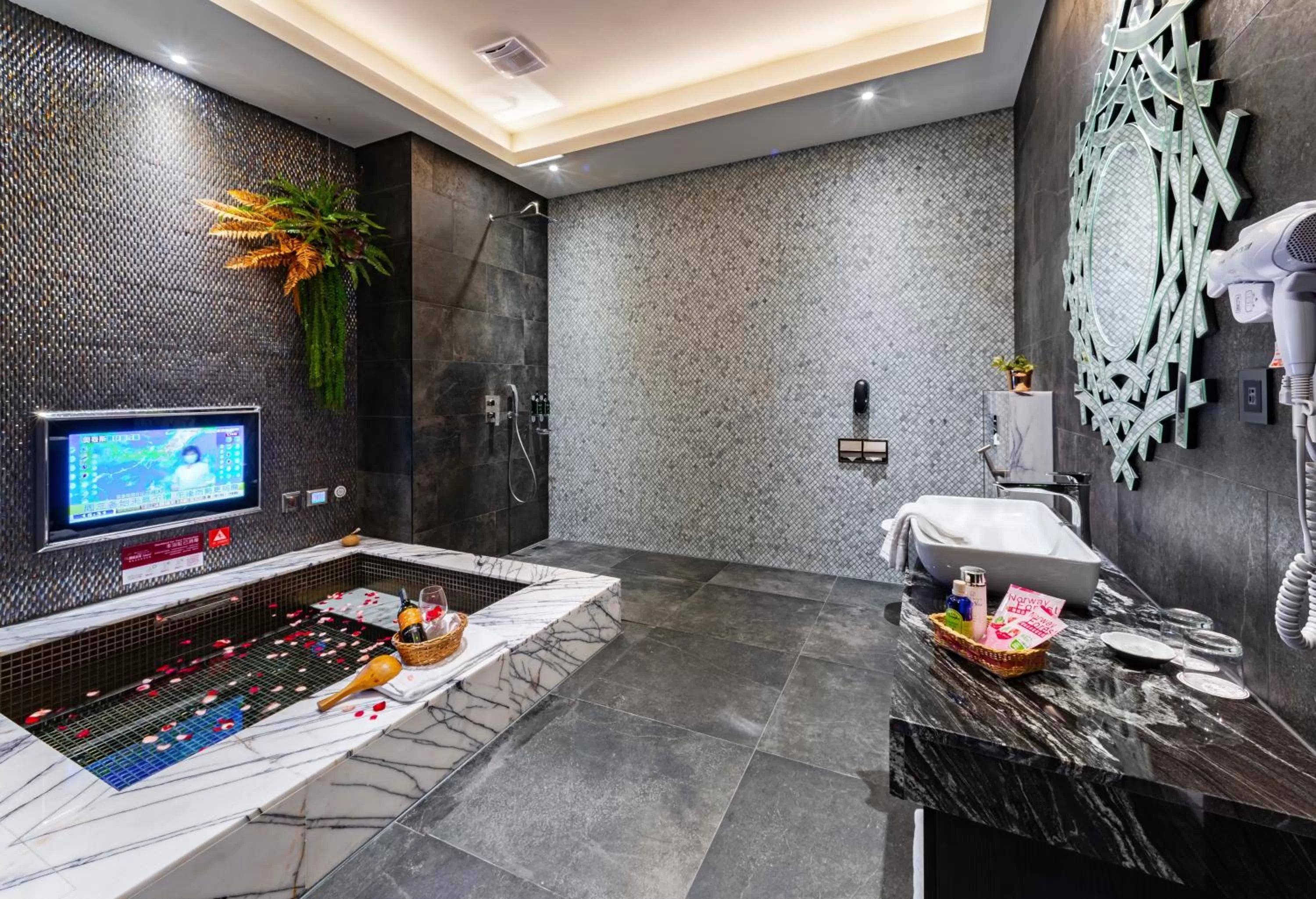 Bathroom in Norway Forest Motel - Wen Chuang Branch