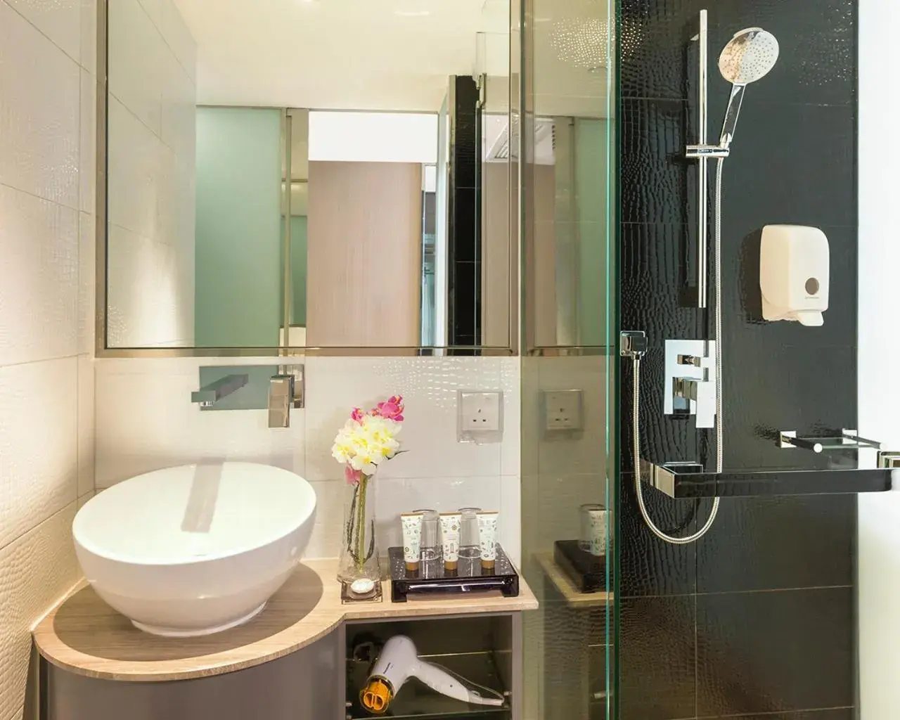Standard Double or Twin Room in Silka Tsuen Wan Hotel Standard Double or Twin Room in Silka Tsuen Wan Hotel