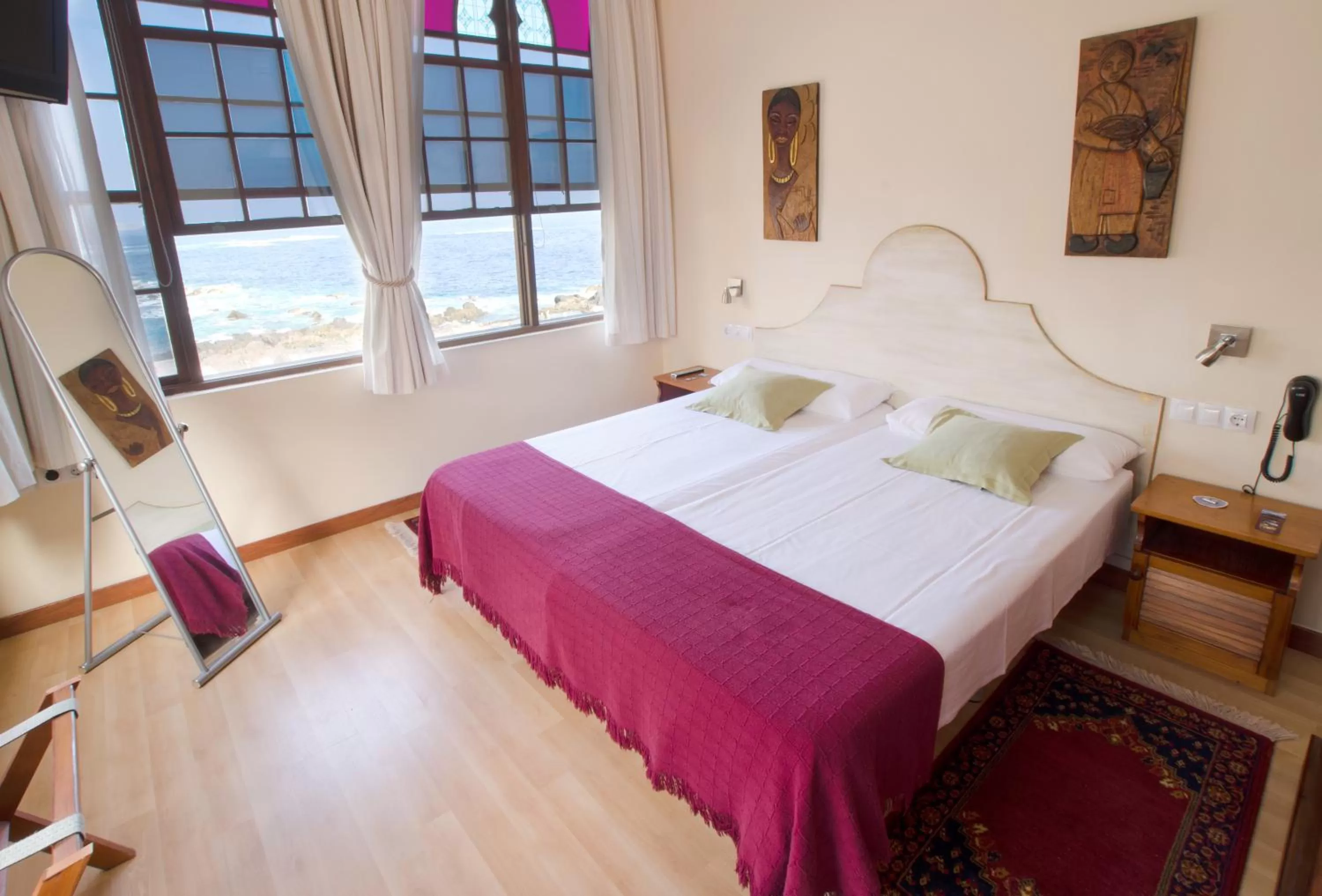 Day, Bed in Gara Hotel