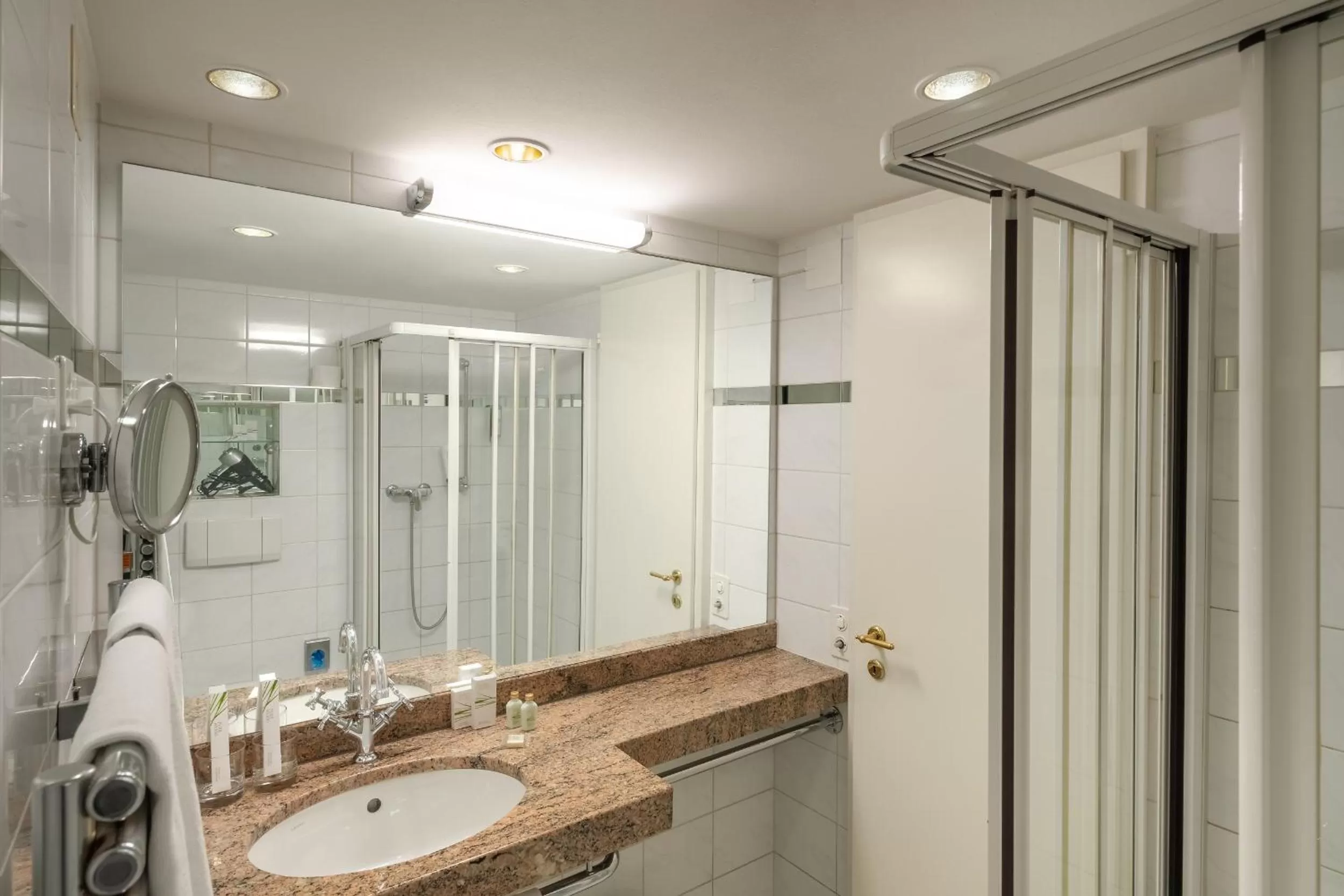 Shower in Boutique Hotel Belle Epoque