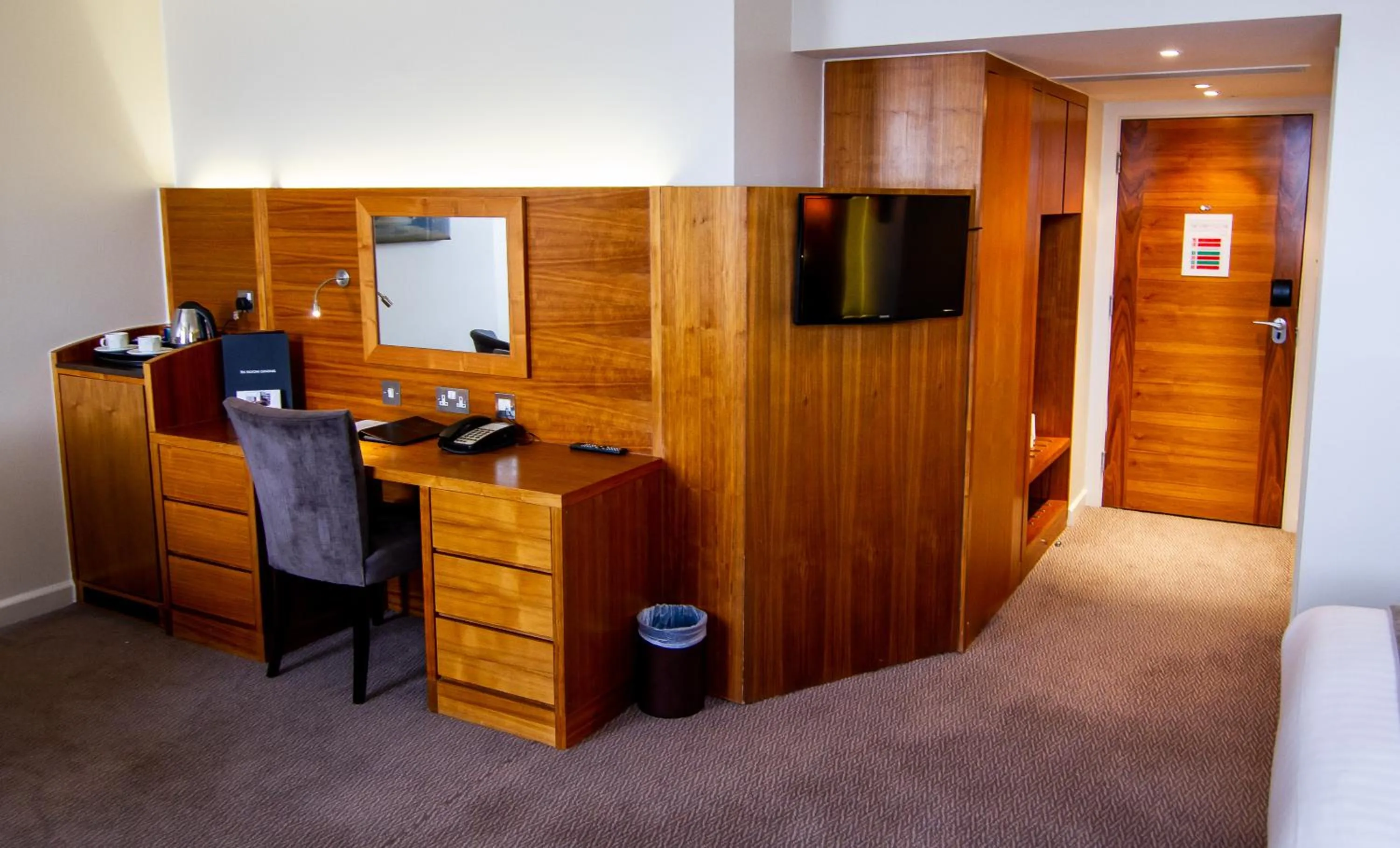 hair dresser in Blakemore Hyde Park