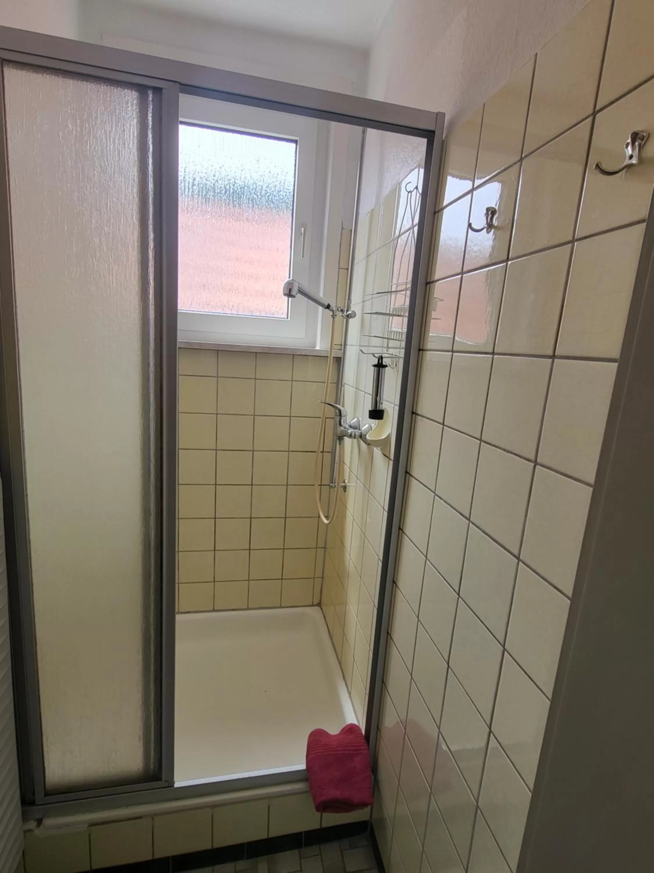 Shower in Hotel Zur Schanze