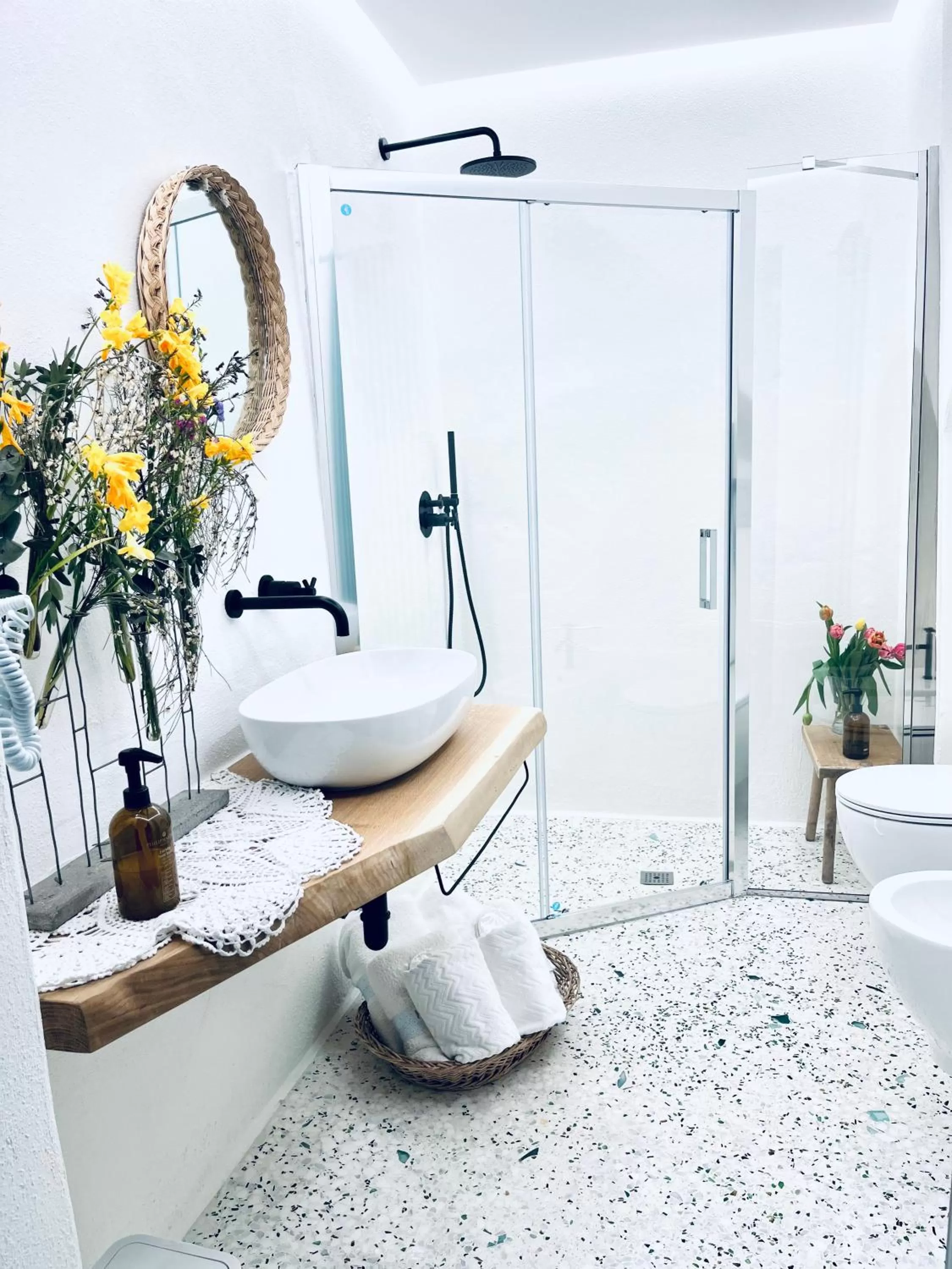 Bathroom in Hydria guest house art gallery