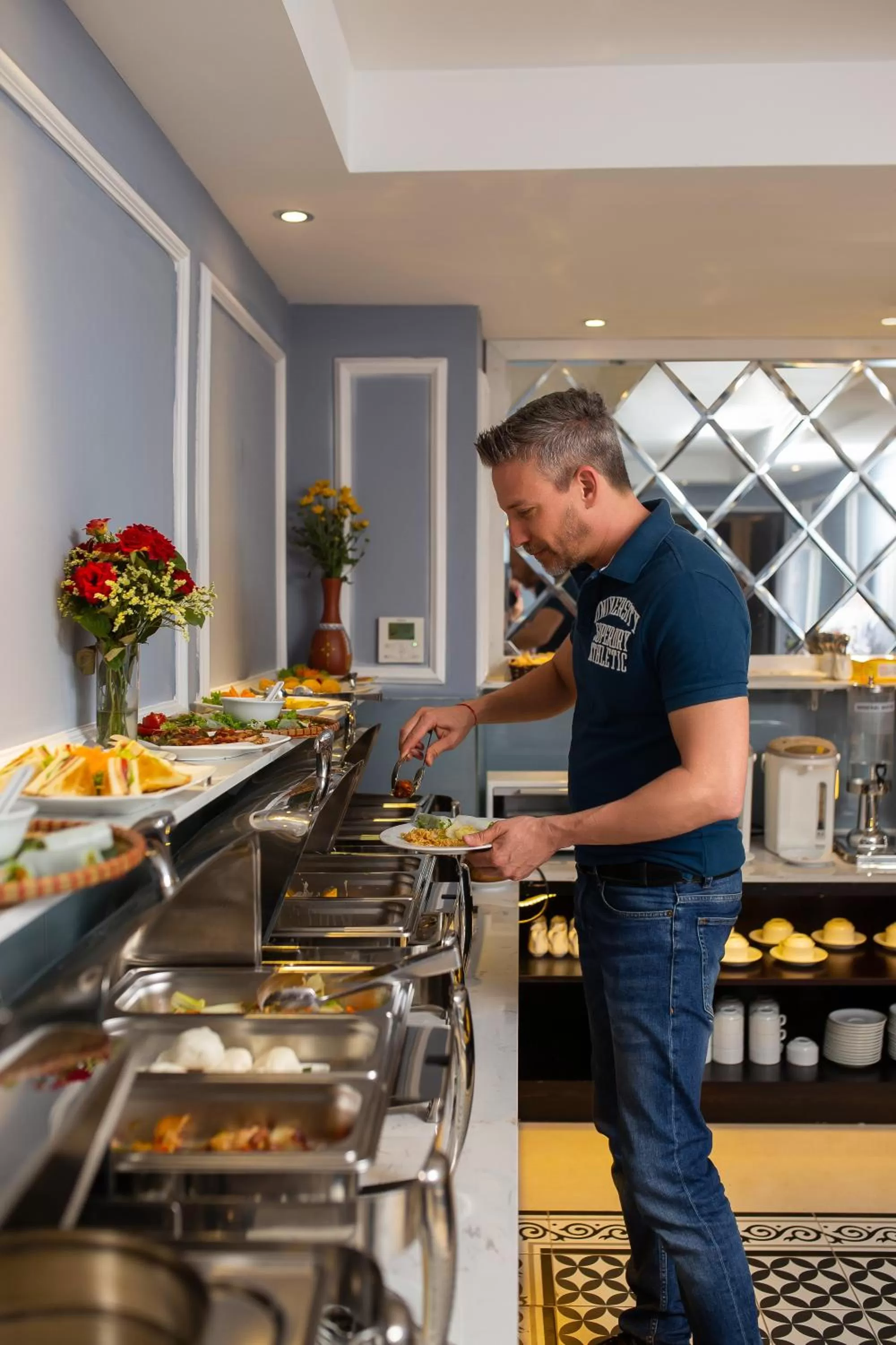 Staff in 22land Residence Hotel 71 Hang Bong Premium