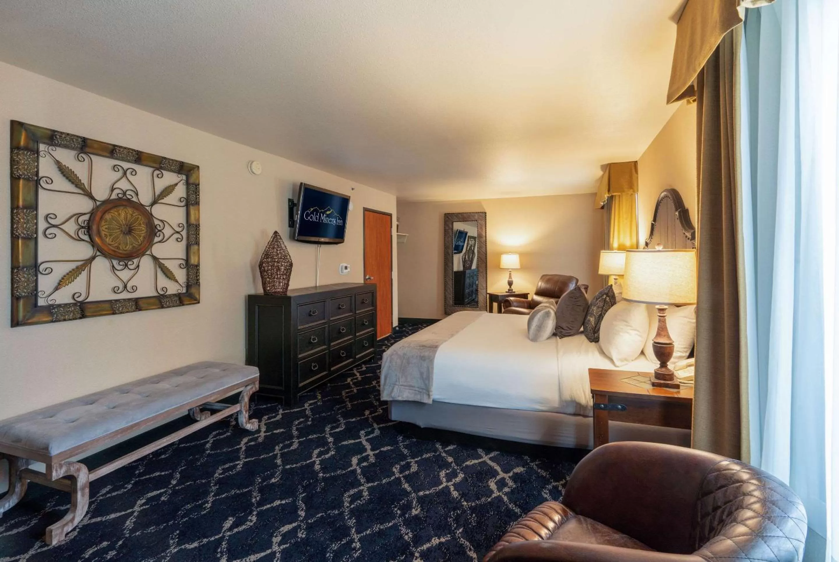 Photo of the whole room, Bed in Gold Miners Inn Grass Valley, an Ascend Collection Hotel