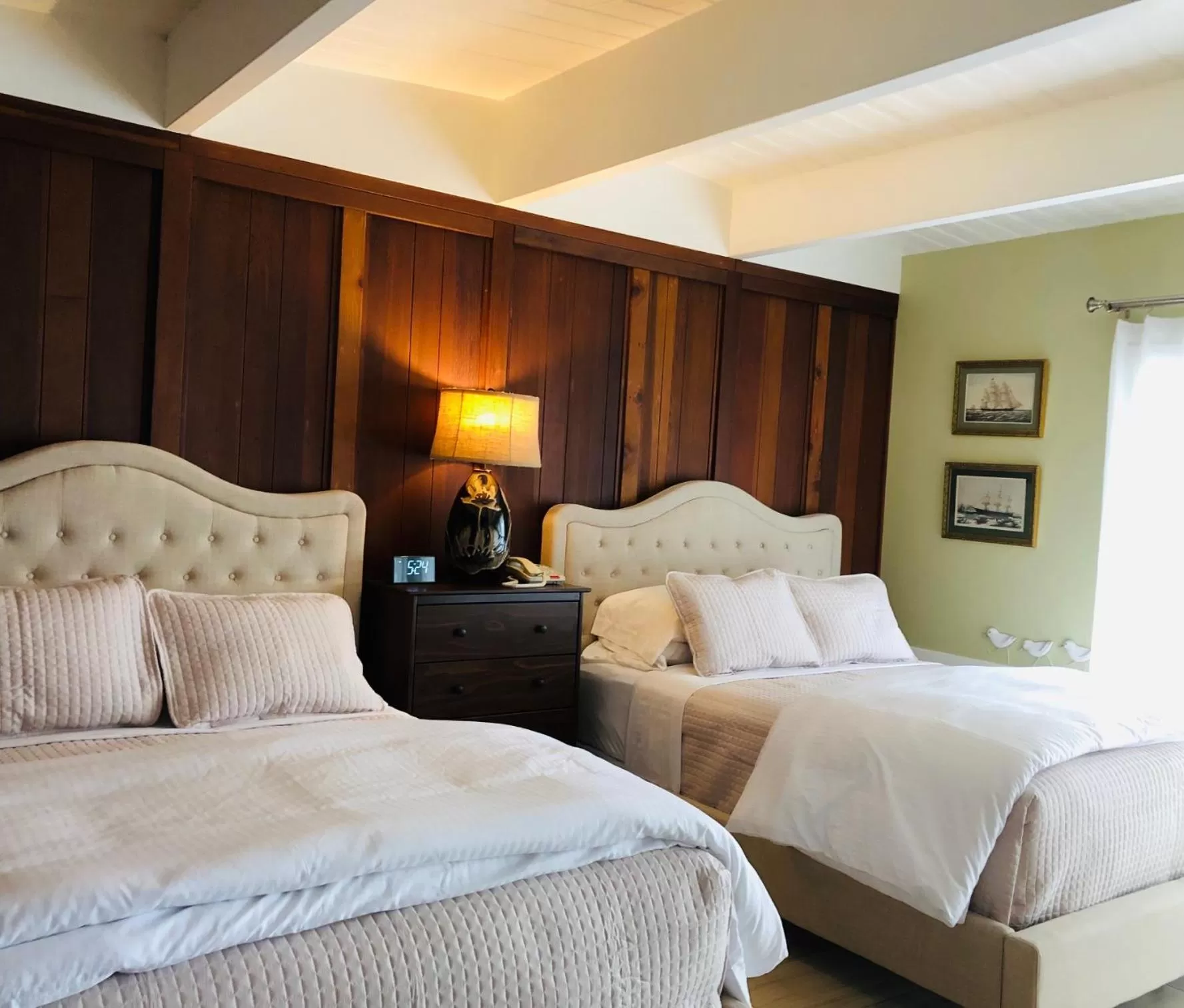 Bed in Seafoam Lodge