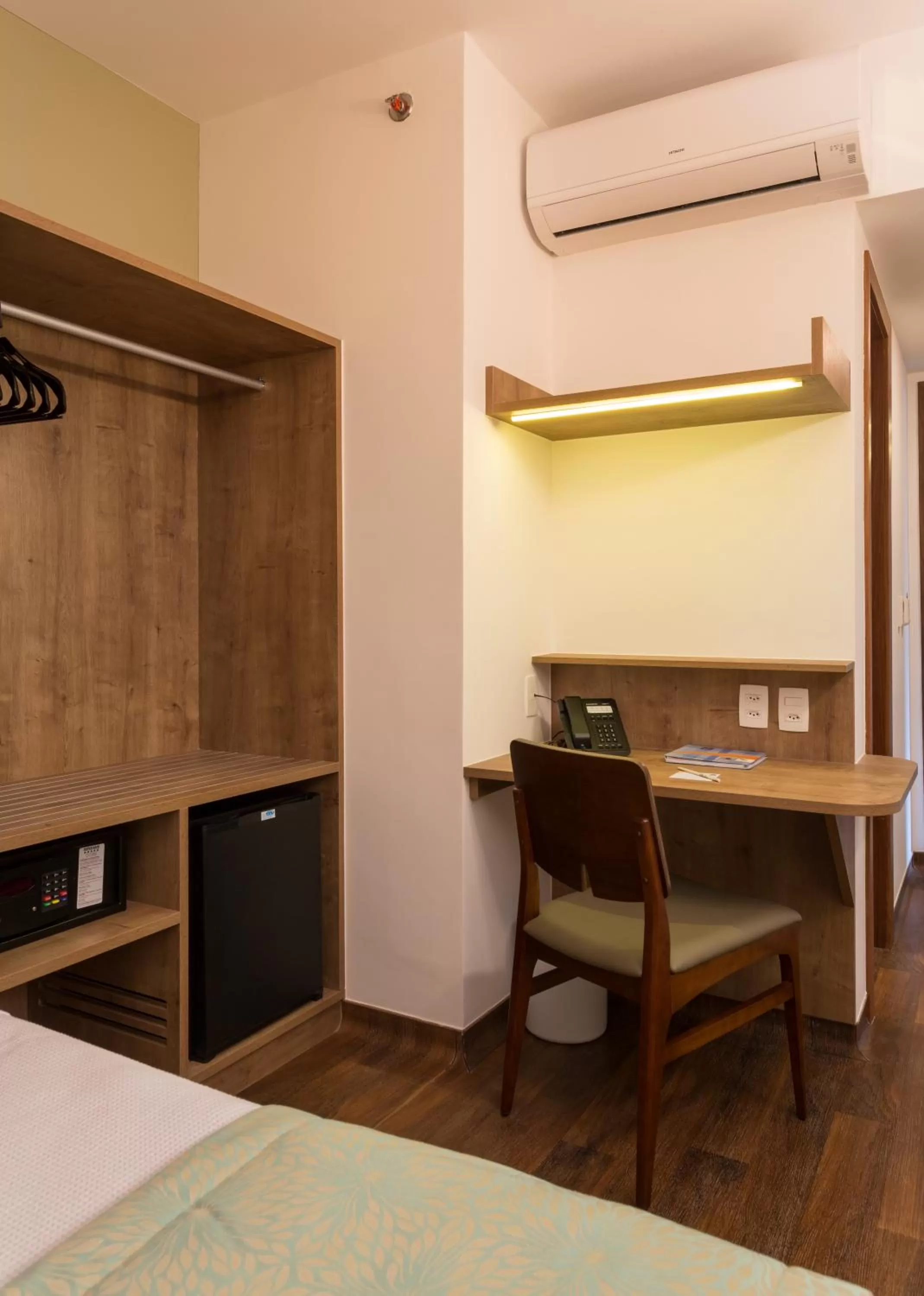 Photo of the whole room, Bed in Sleep Inn Praia do Canto