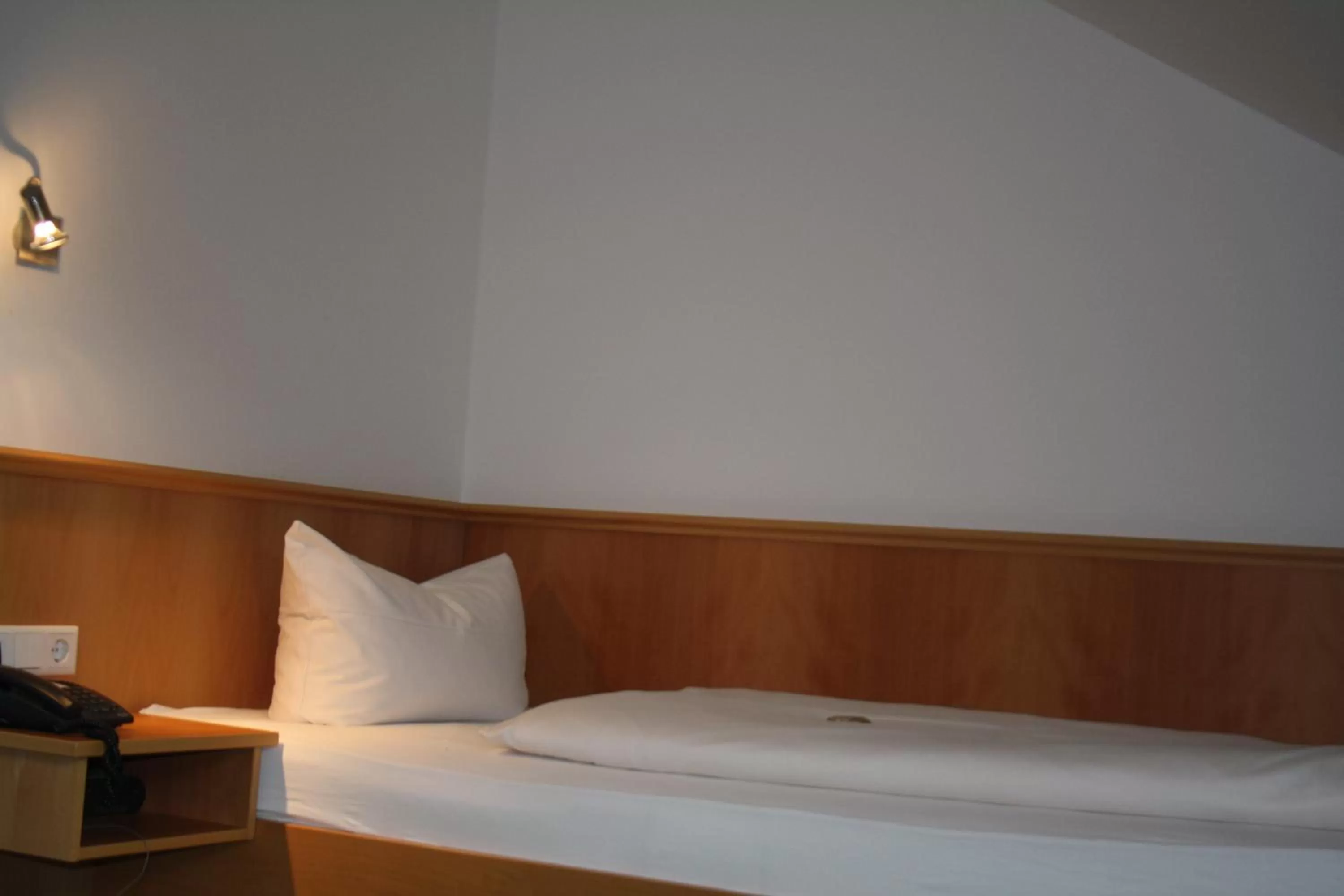 Bedroom, Bed in Hotel-Gasthof zur Krone