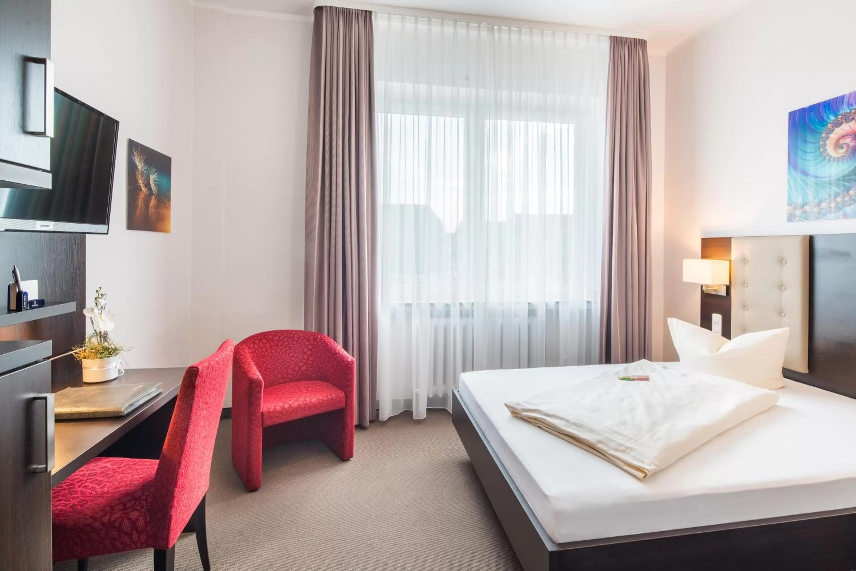 Photo of the whole room, Bed in Hotel Monopol