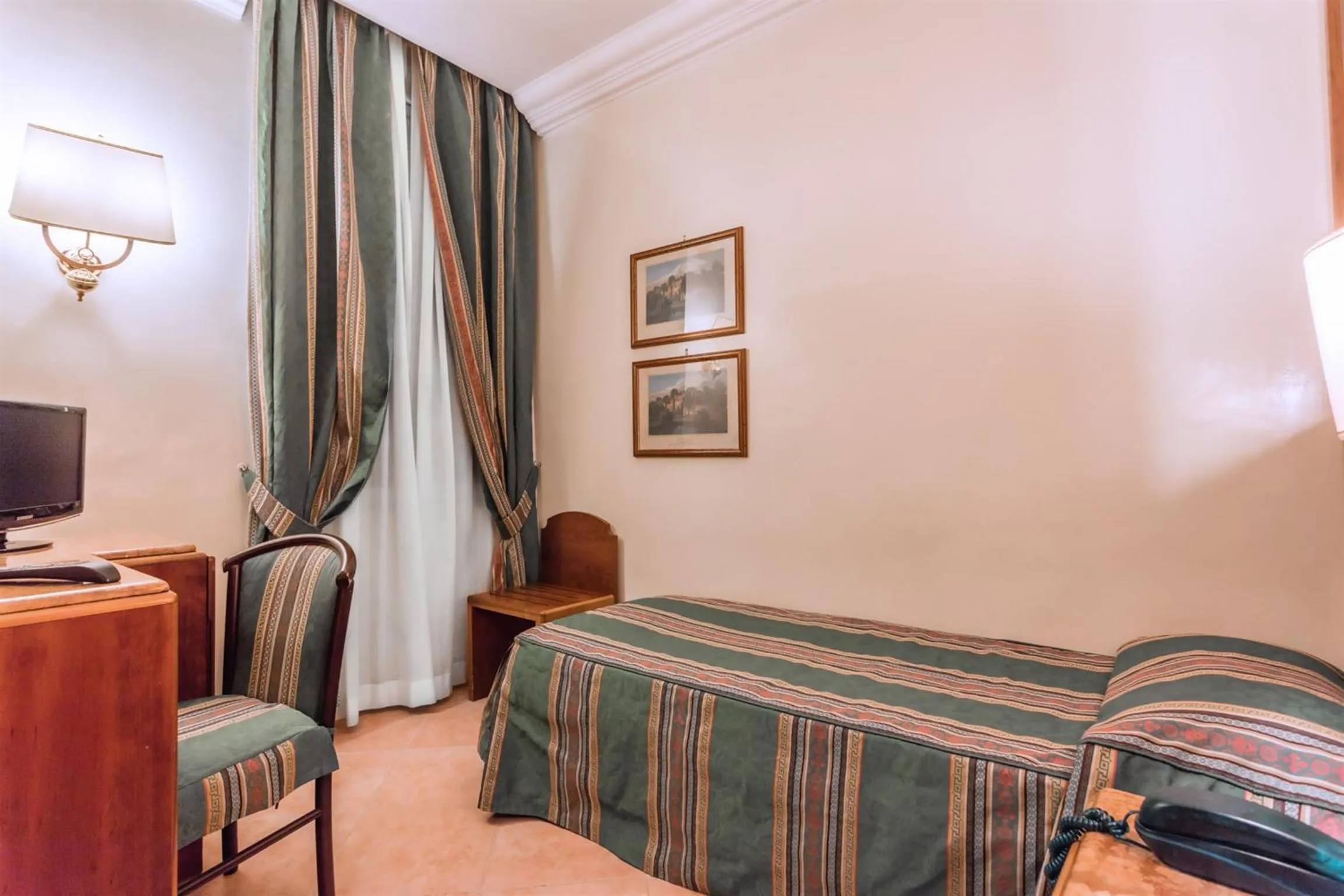 Bedroom in Raeli Hotel Noto
