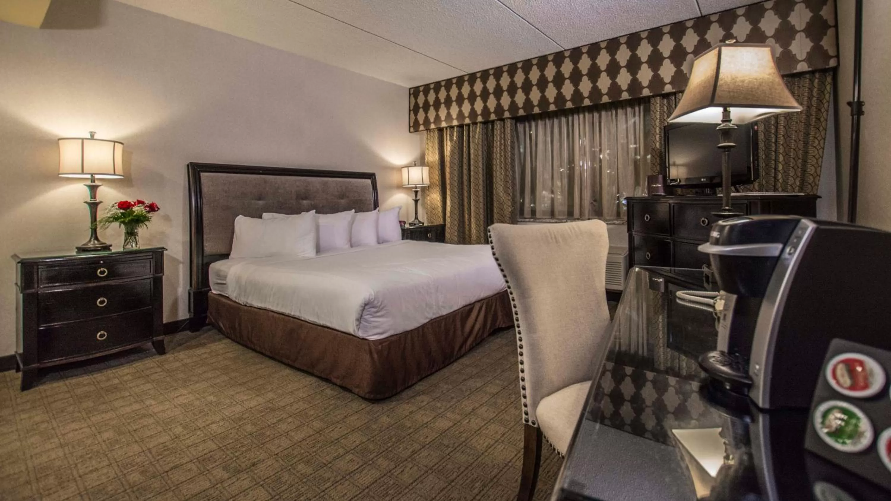 Bed in Garden Place Hotel