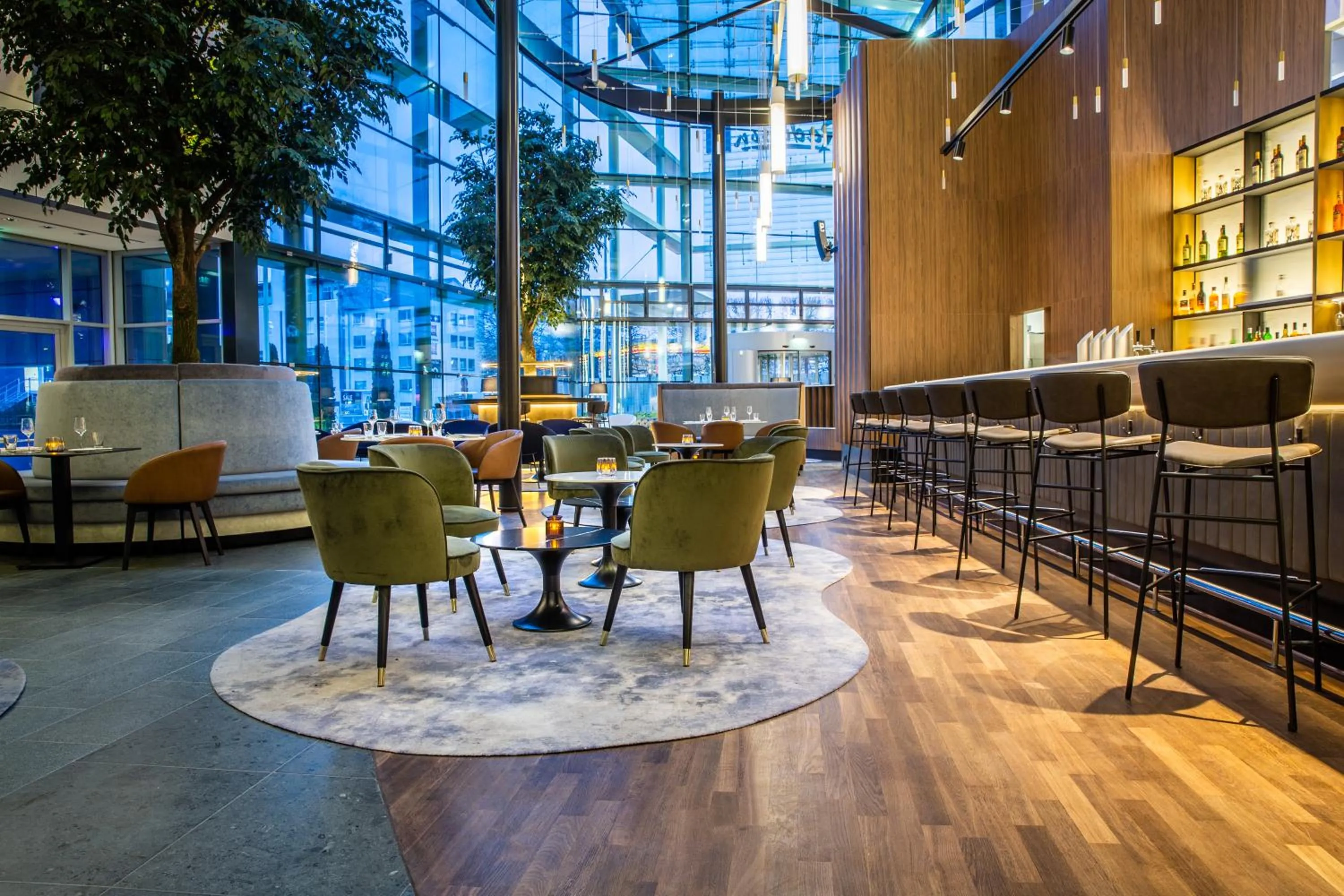 Restaurant/places to eat in Radisson Blu Hotel Köln