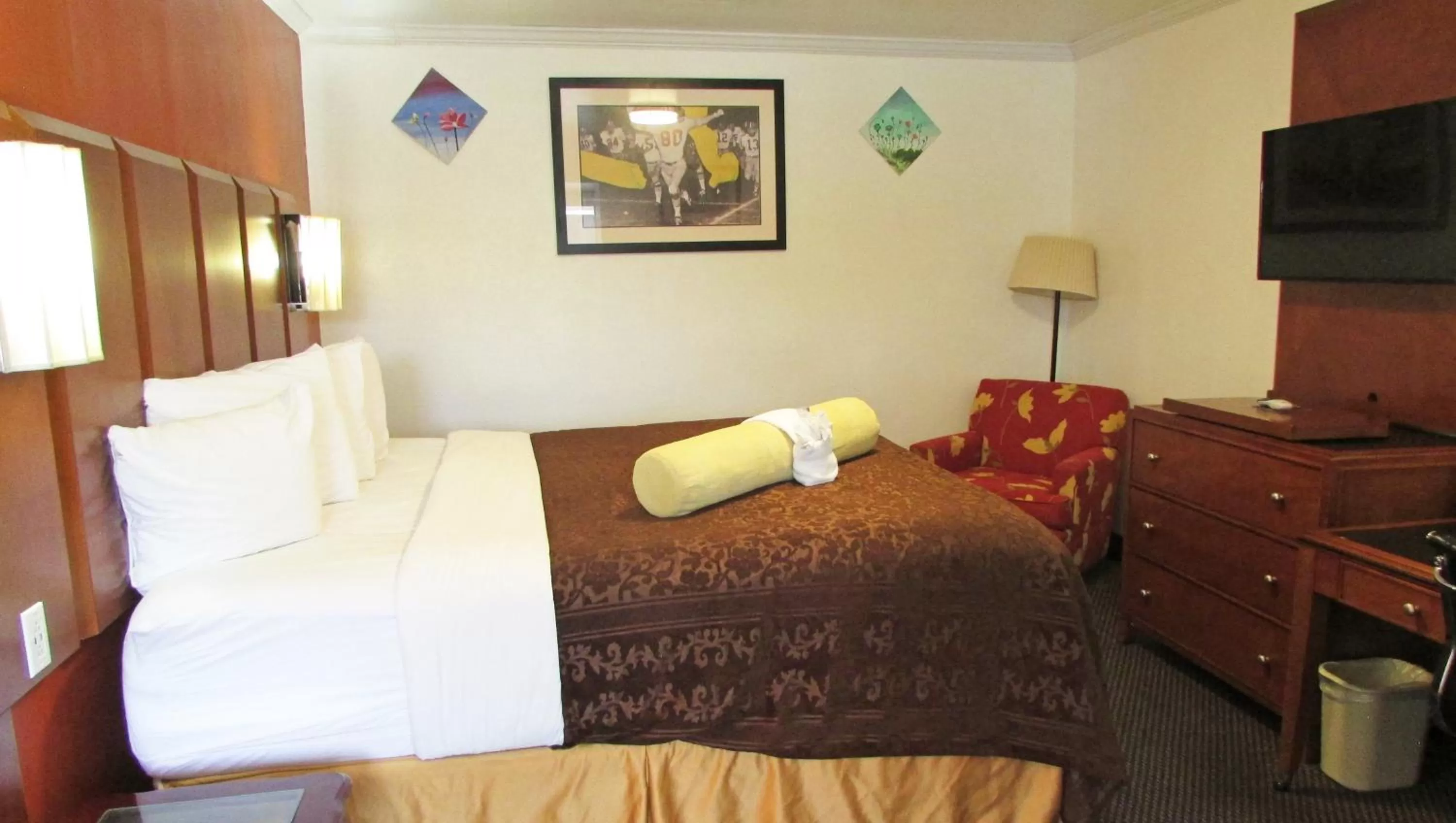 Bedroom, Bed in Mountain Star Inn