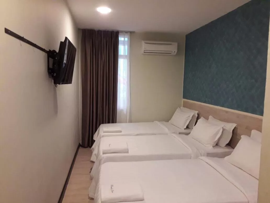 Bed in Pantai Inn Kota Kinabalu