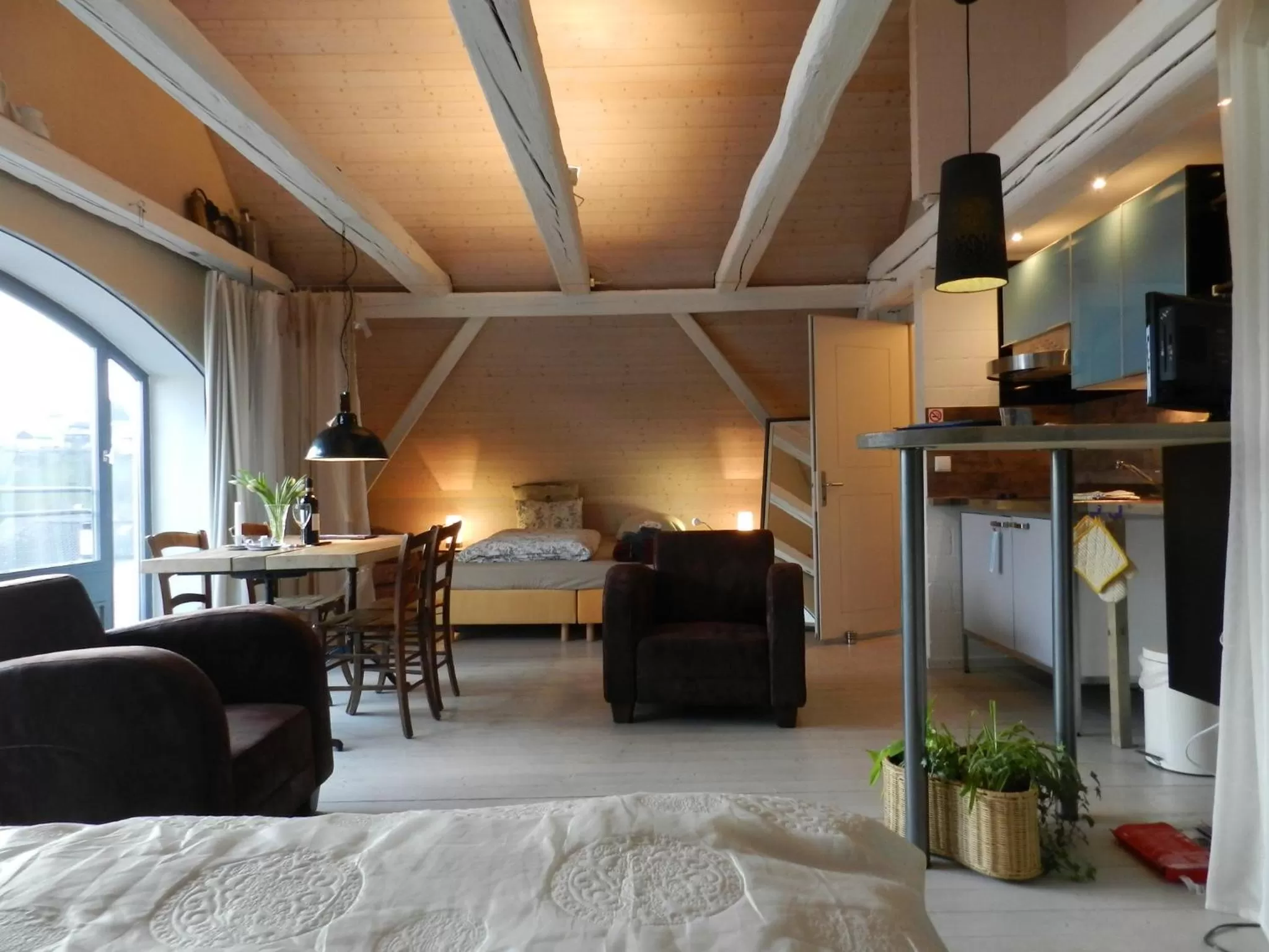 Photo of the whole room, Seating Area in Blue Wall BnB