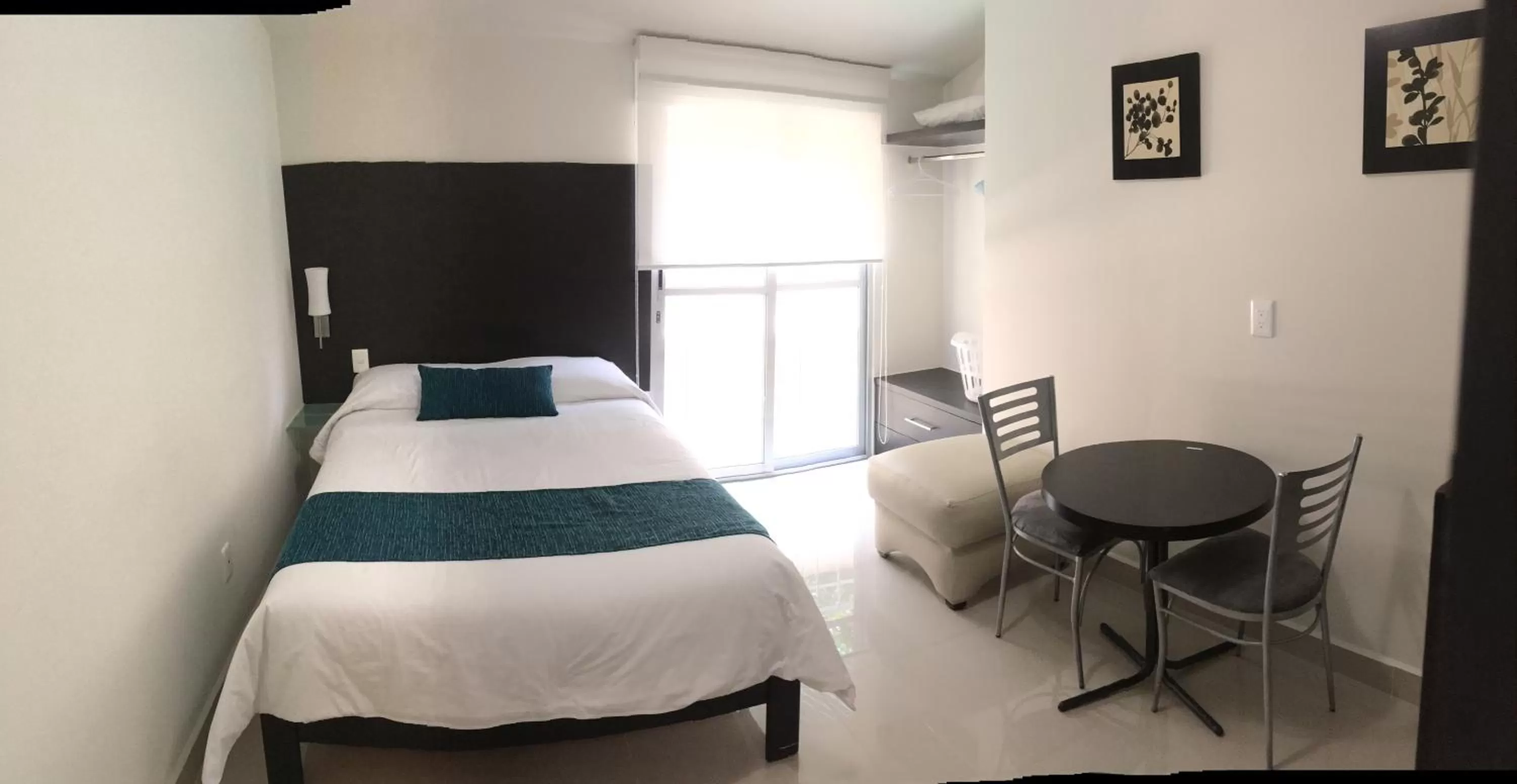 Bed in Bosque de Magnolias 93