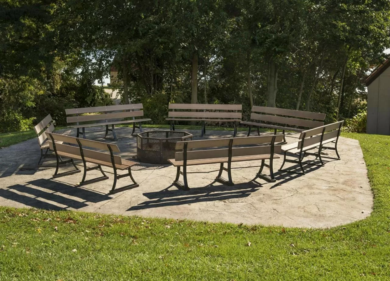 Evening entertainment in Potawatomi Inn & Cabins