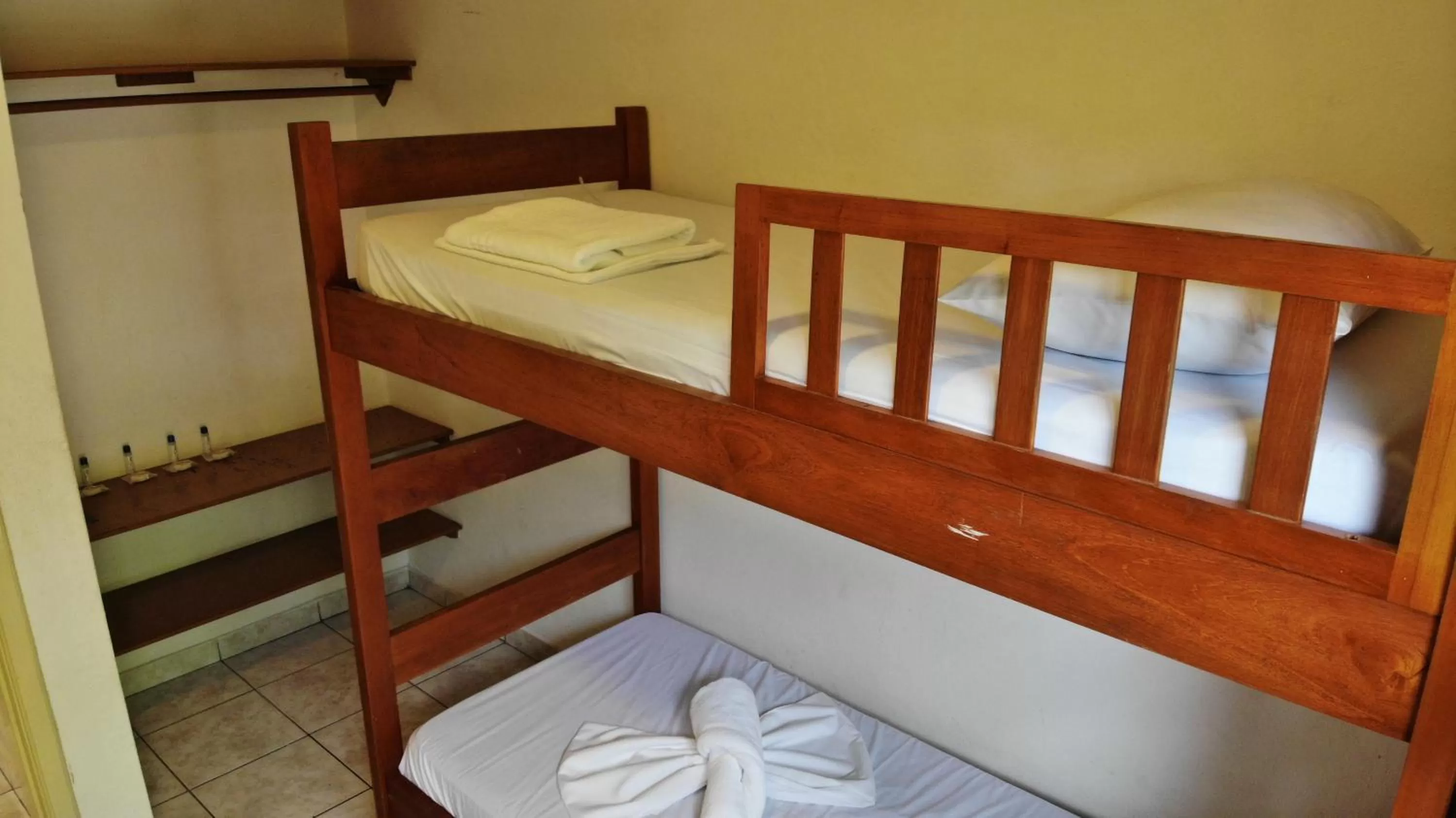 Bed, Bunk Bed in Pousada Ilha Vitoria