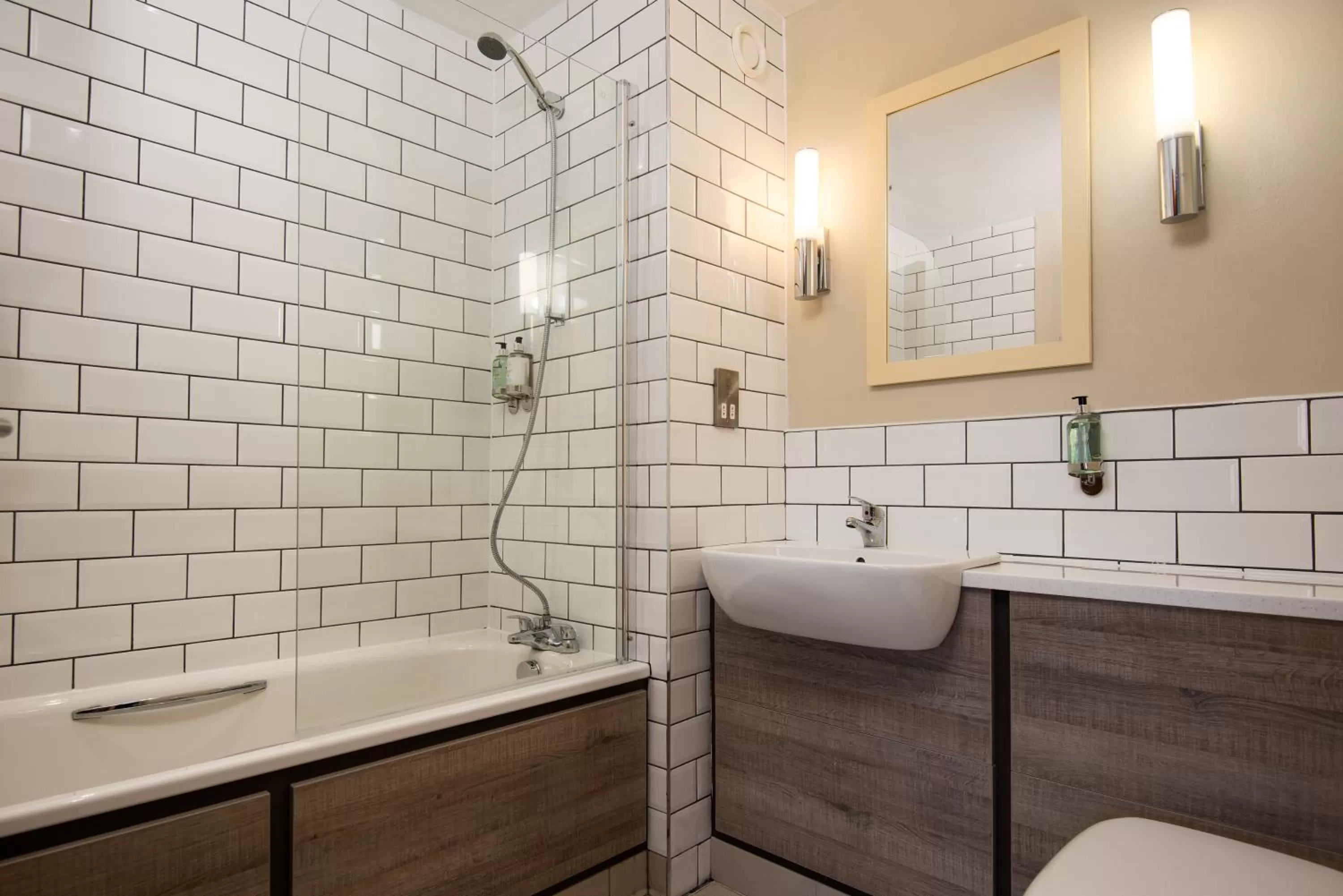 Bathroom in The Hog's Head Inn - The Inn Collection Group