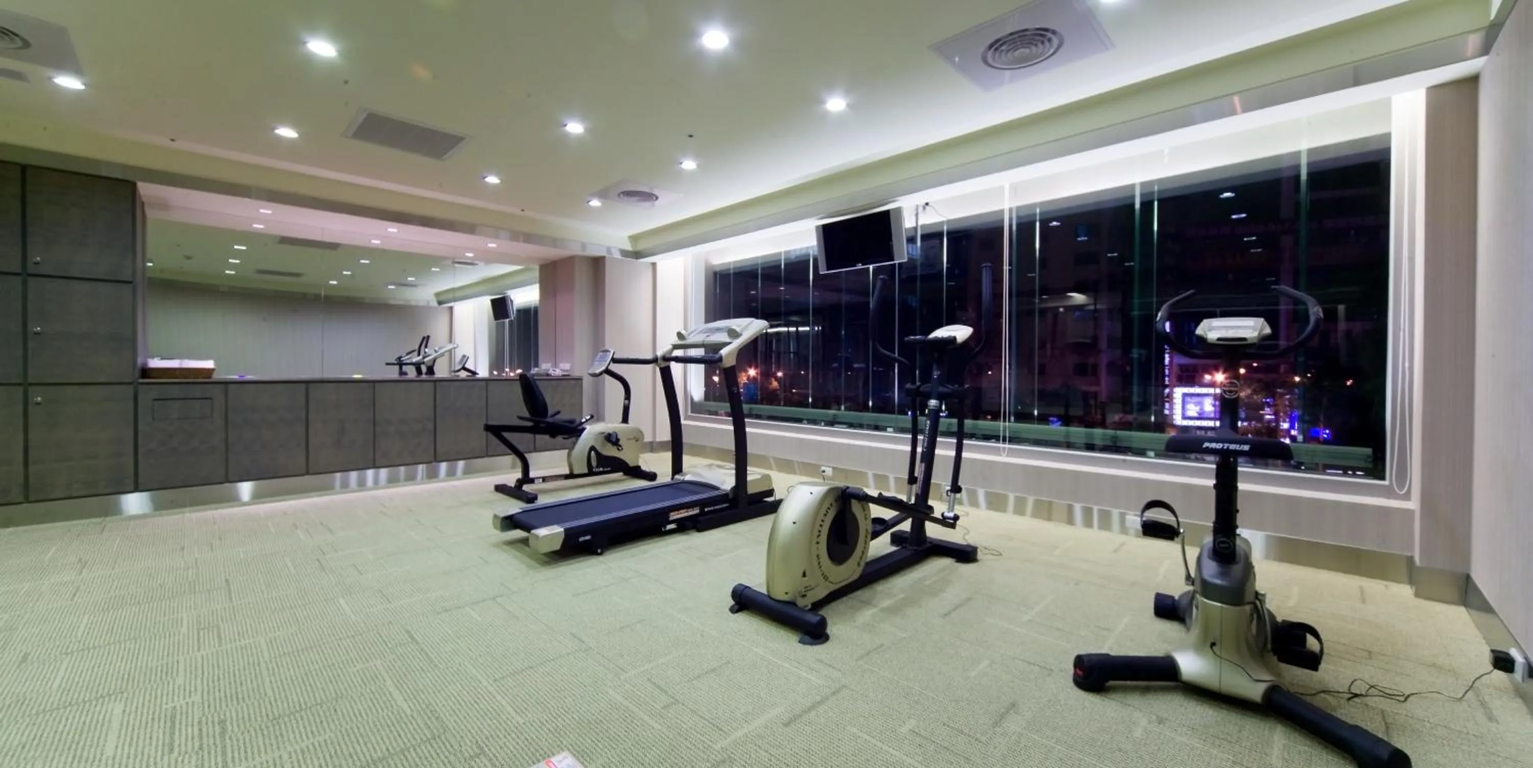 Fitness centre/facilities in Urban Hotel33