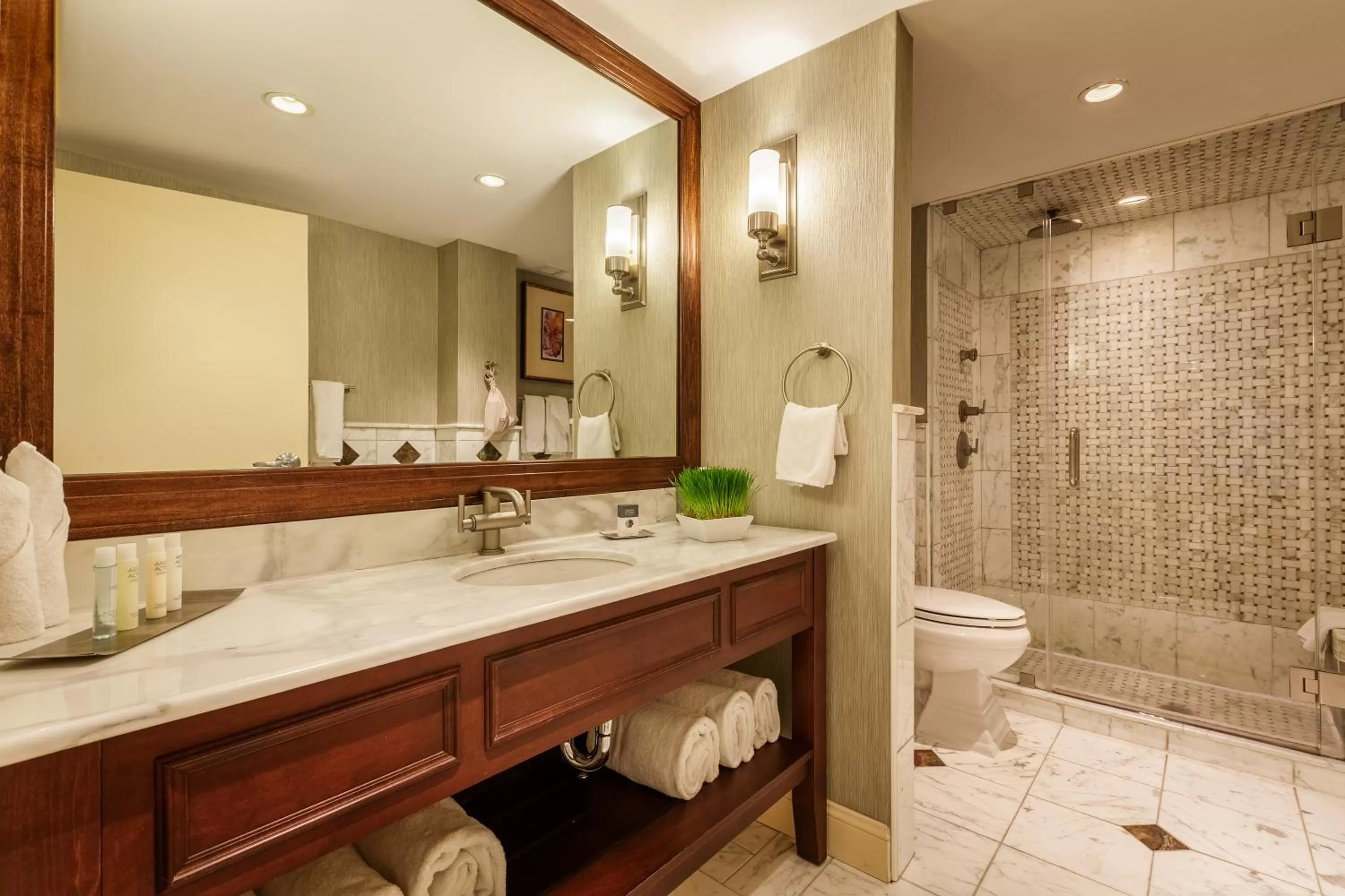 Bathroom in Sleepy Hollow Hotel