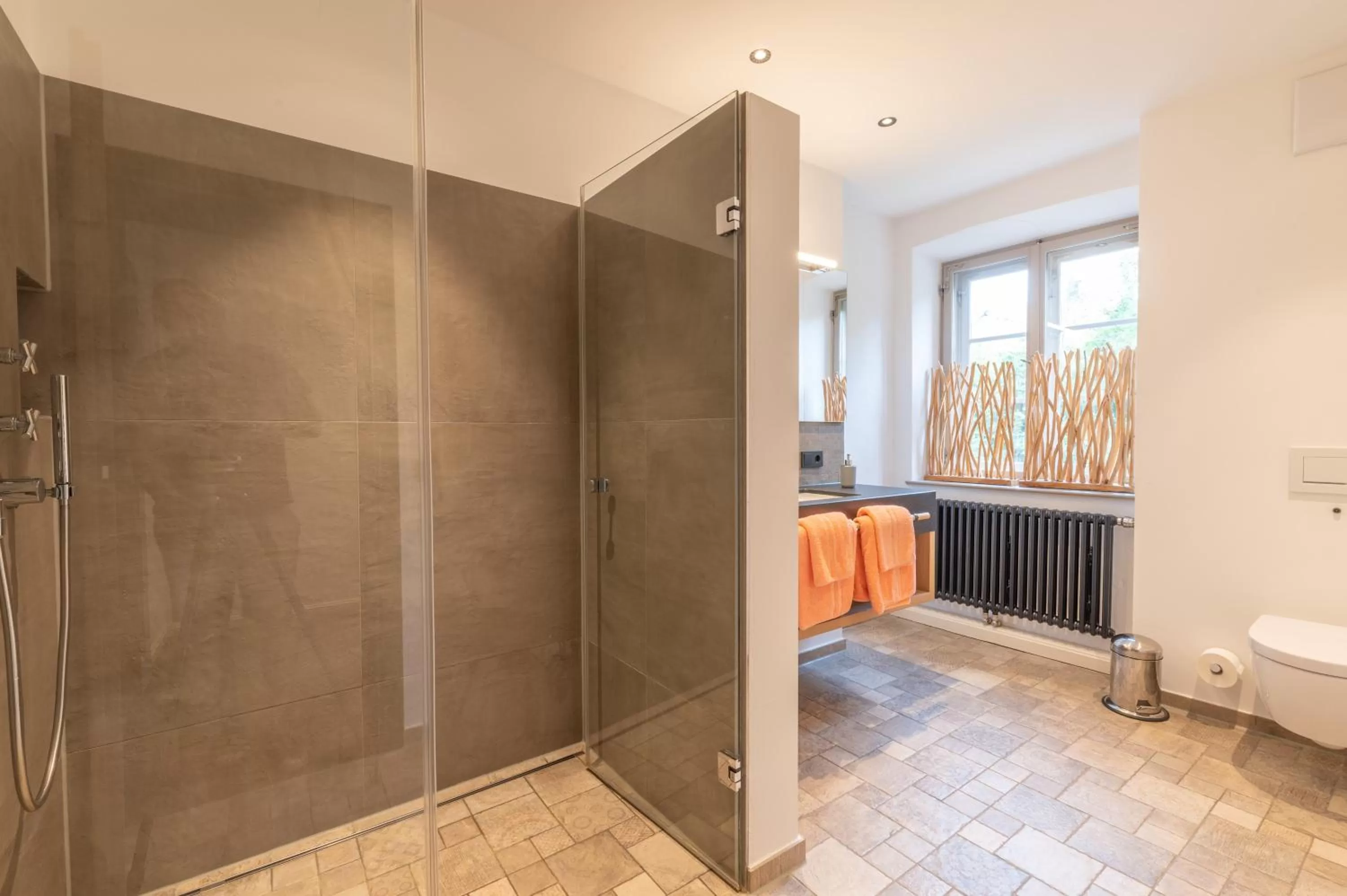 Bathroom in LANDHOTEL ALTE ZOLLSTATION- Historical Building