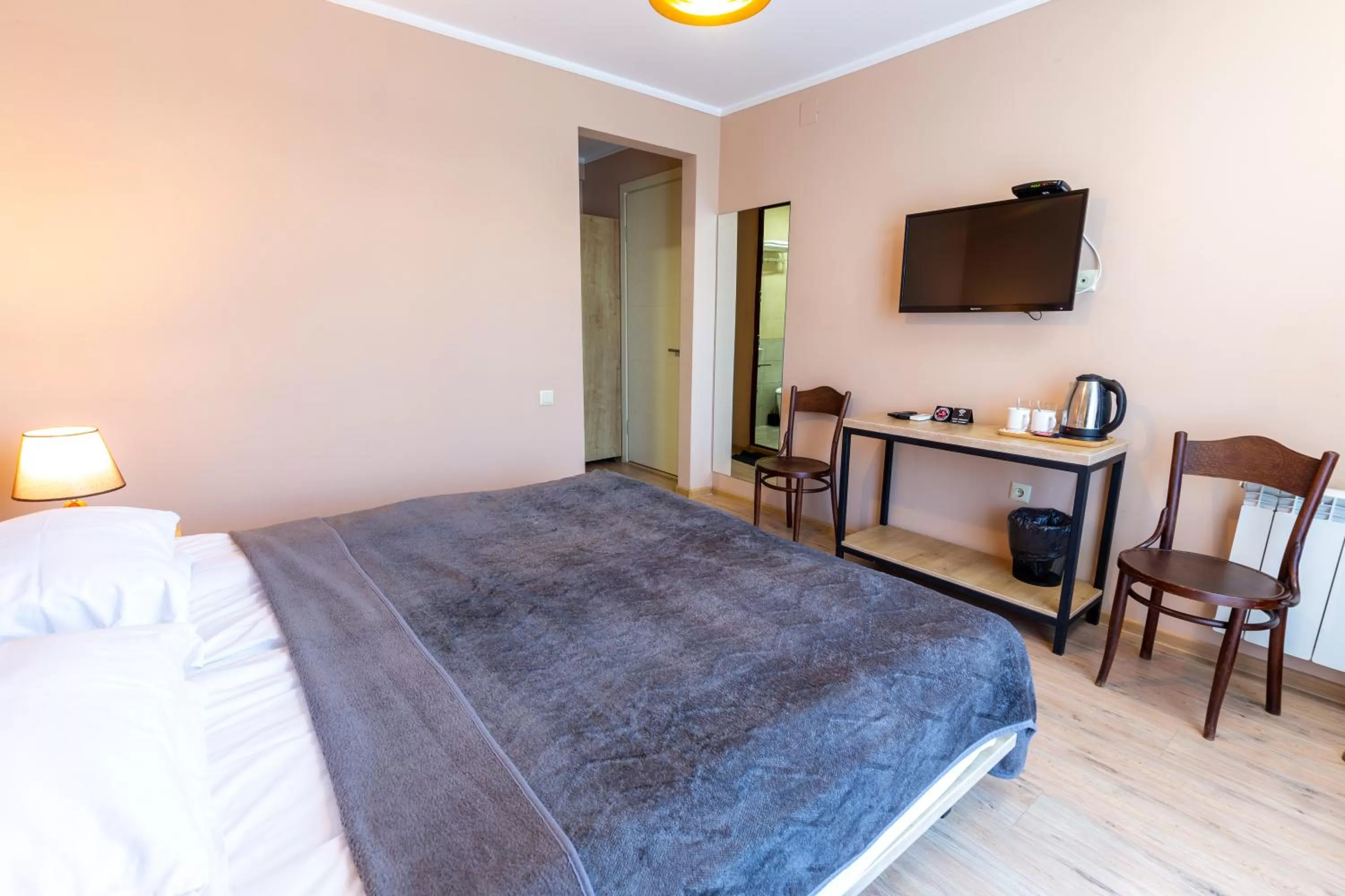 Photo of the whole room, Bed in Hotel N16