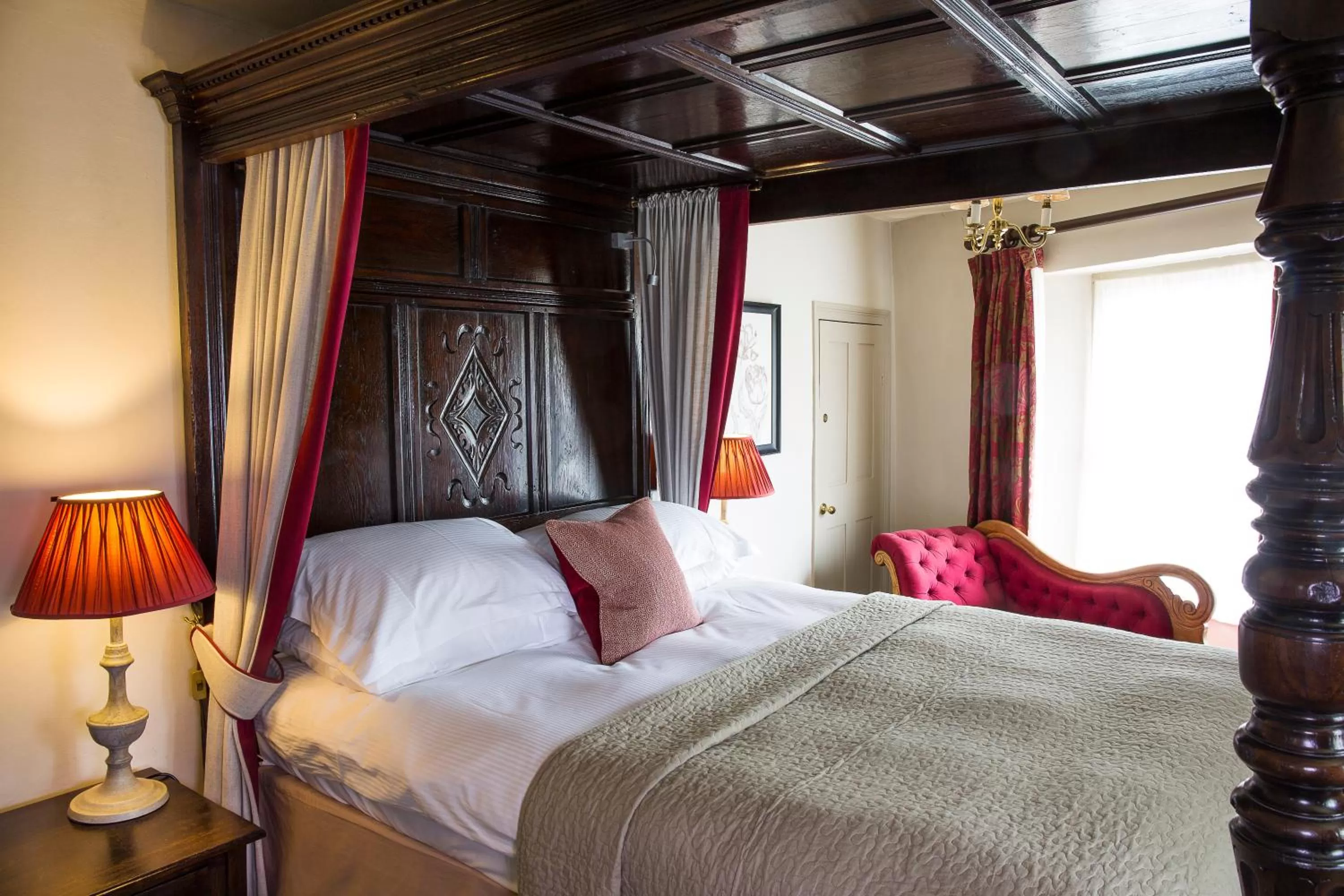 Double Room with Four-Poster Bed in The Castle Inn