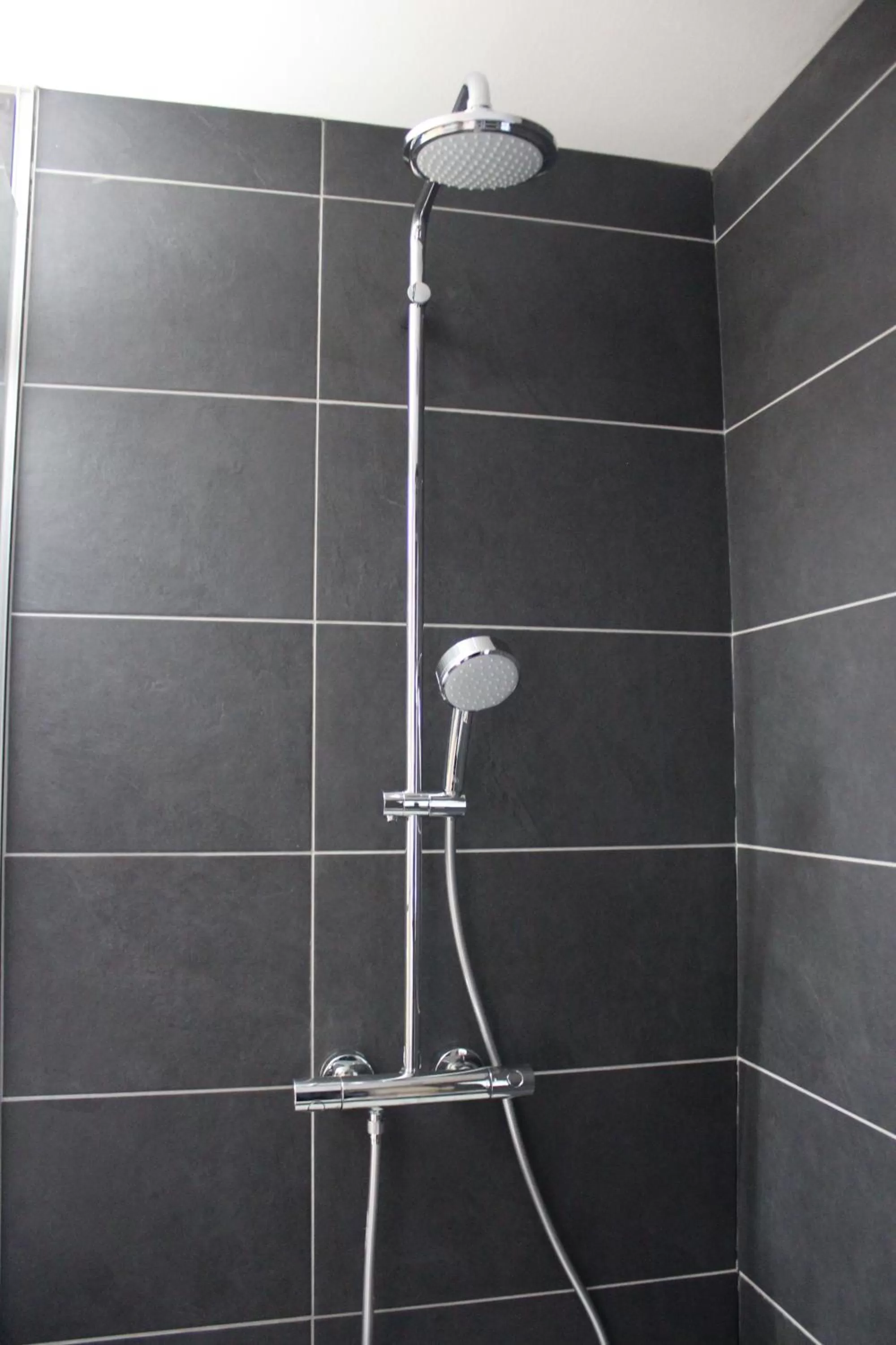 Shower, Bathroom in LH Hotel by WMM Hotels