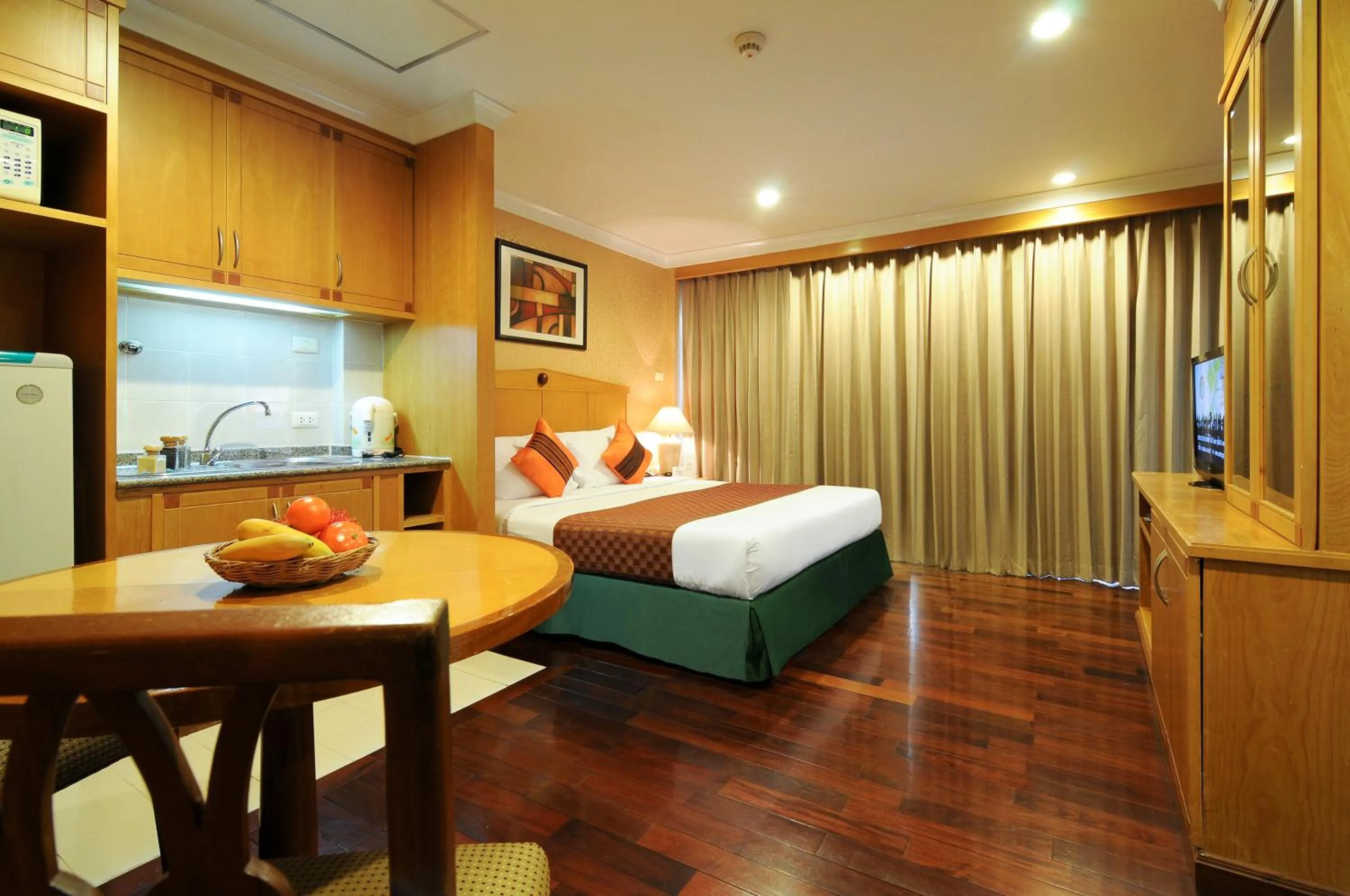 Bedroom, Bed in Admiral Suites Bangkok