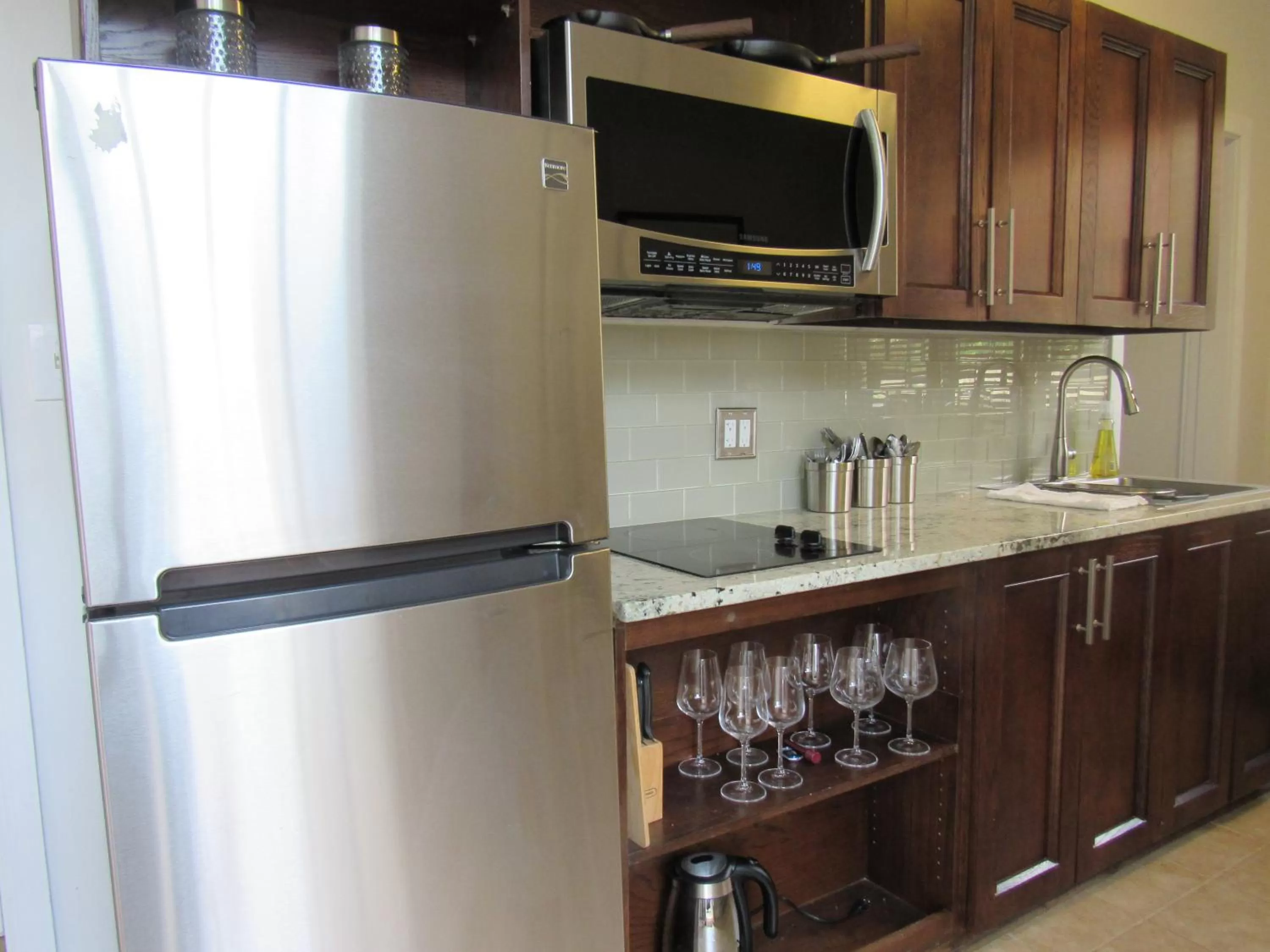 The Argus Hotel & Cocktail Lounge