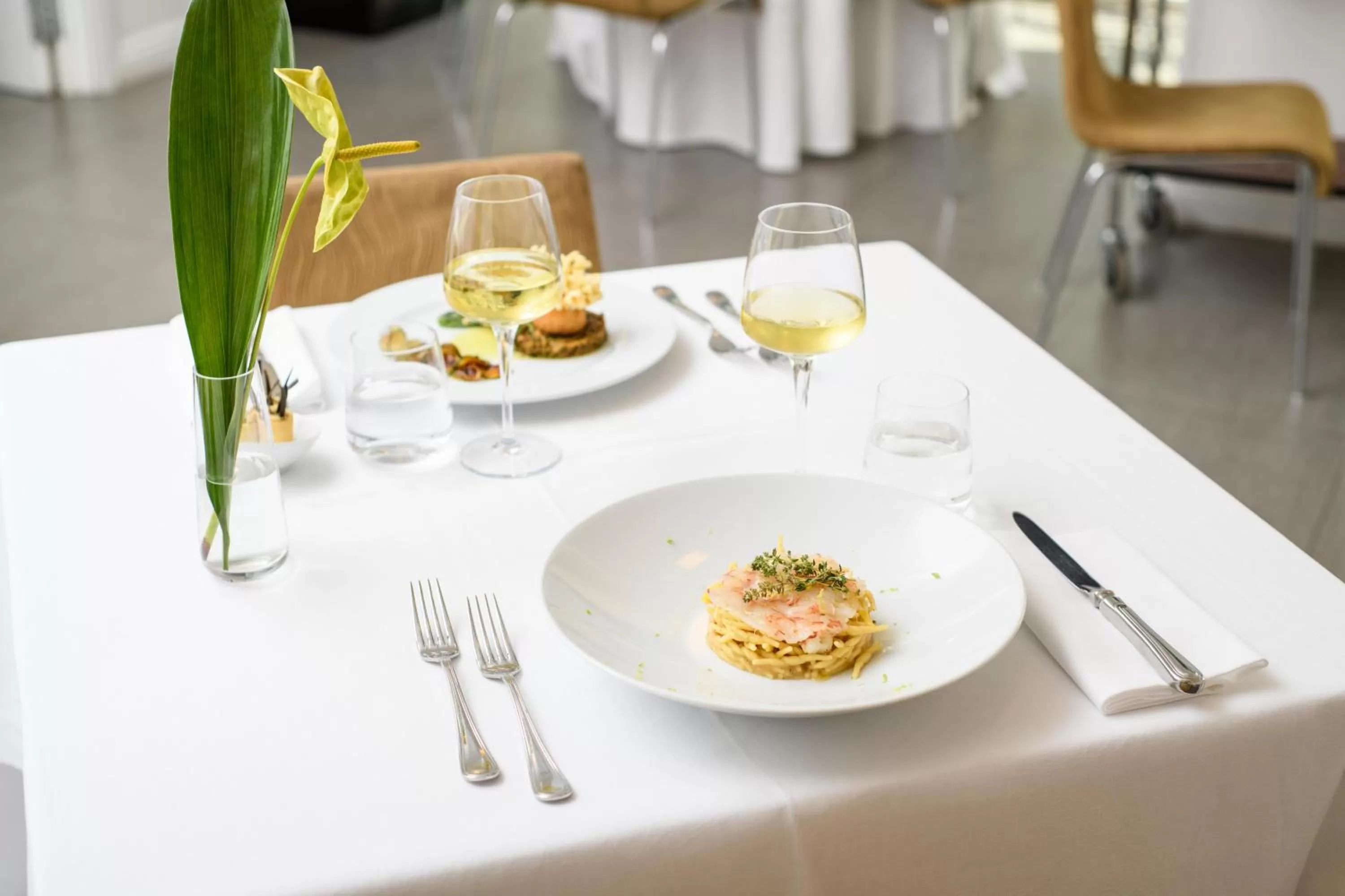 Restaurant/places to eat in Hotel Palace